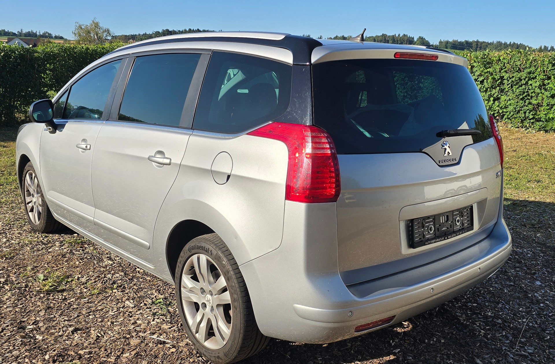 PEUGEOT 5008 1.6 16V T Allure Tiptronic-image-6