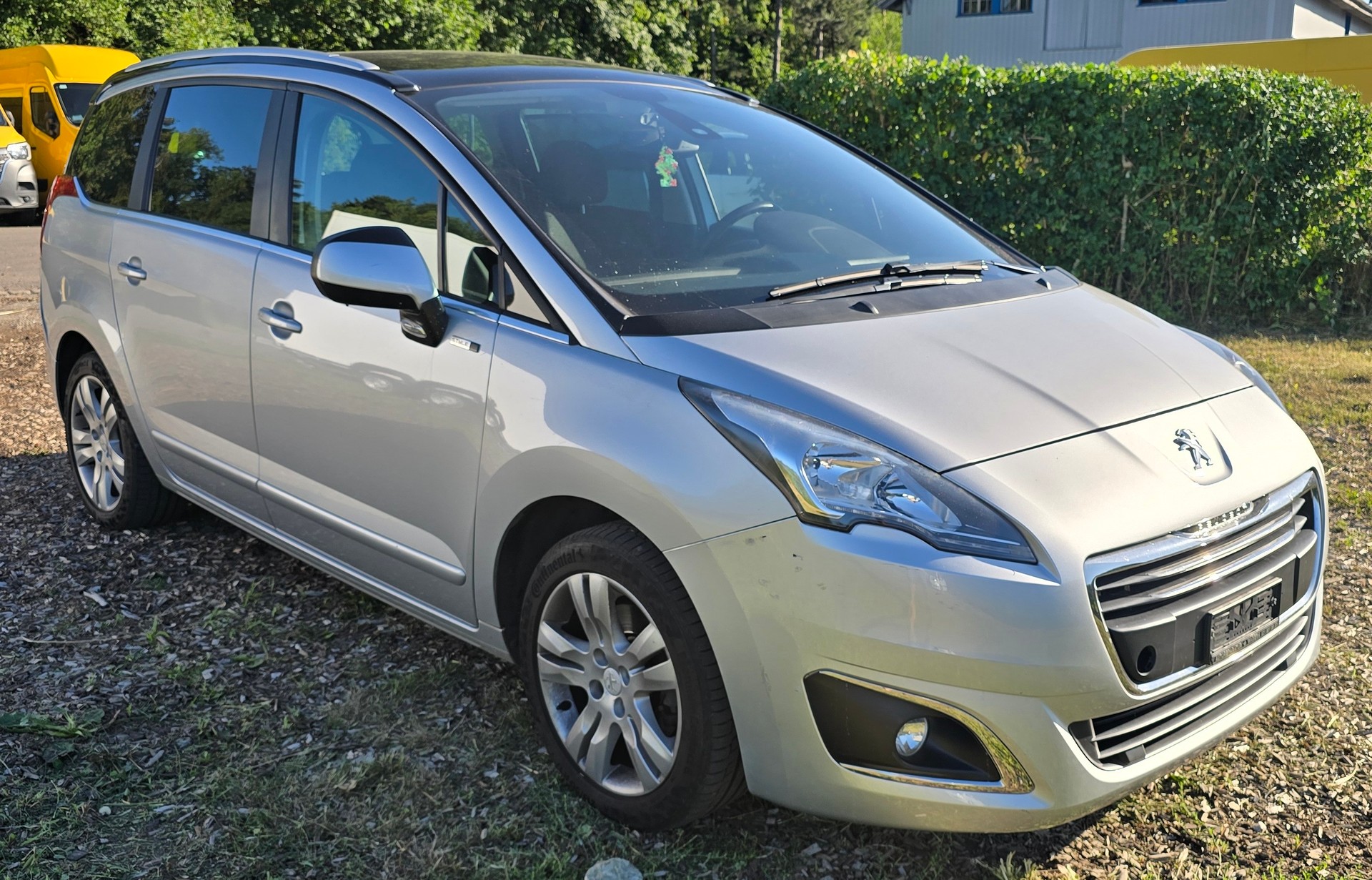 PEUGEOT 5008 1.6 16V T Allure Tiptronic-showroom-element-1