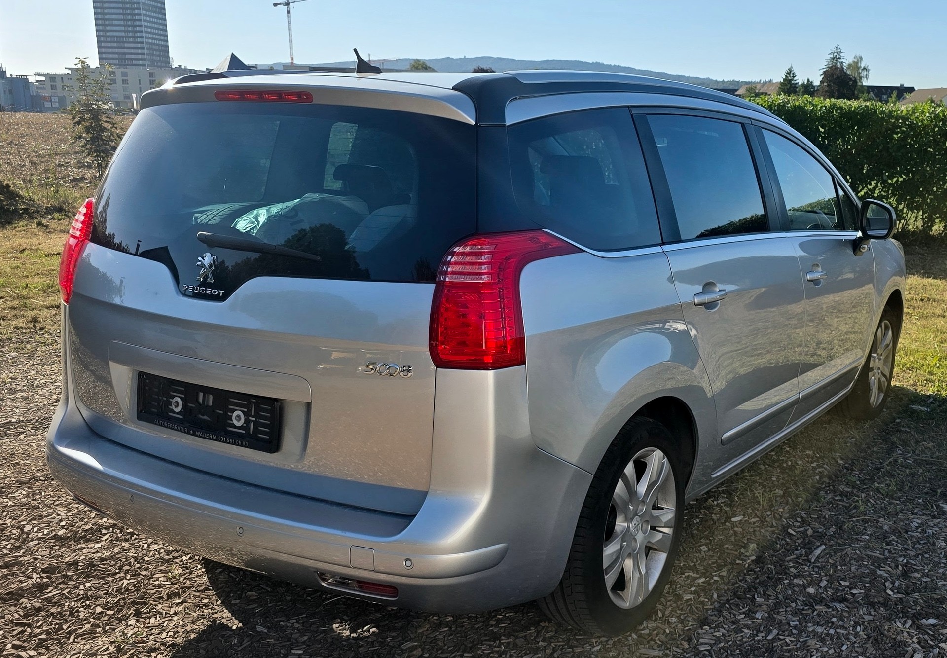 PEUGEOT 5008 1.6 16V T Allure Tiptronic-image-7