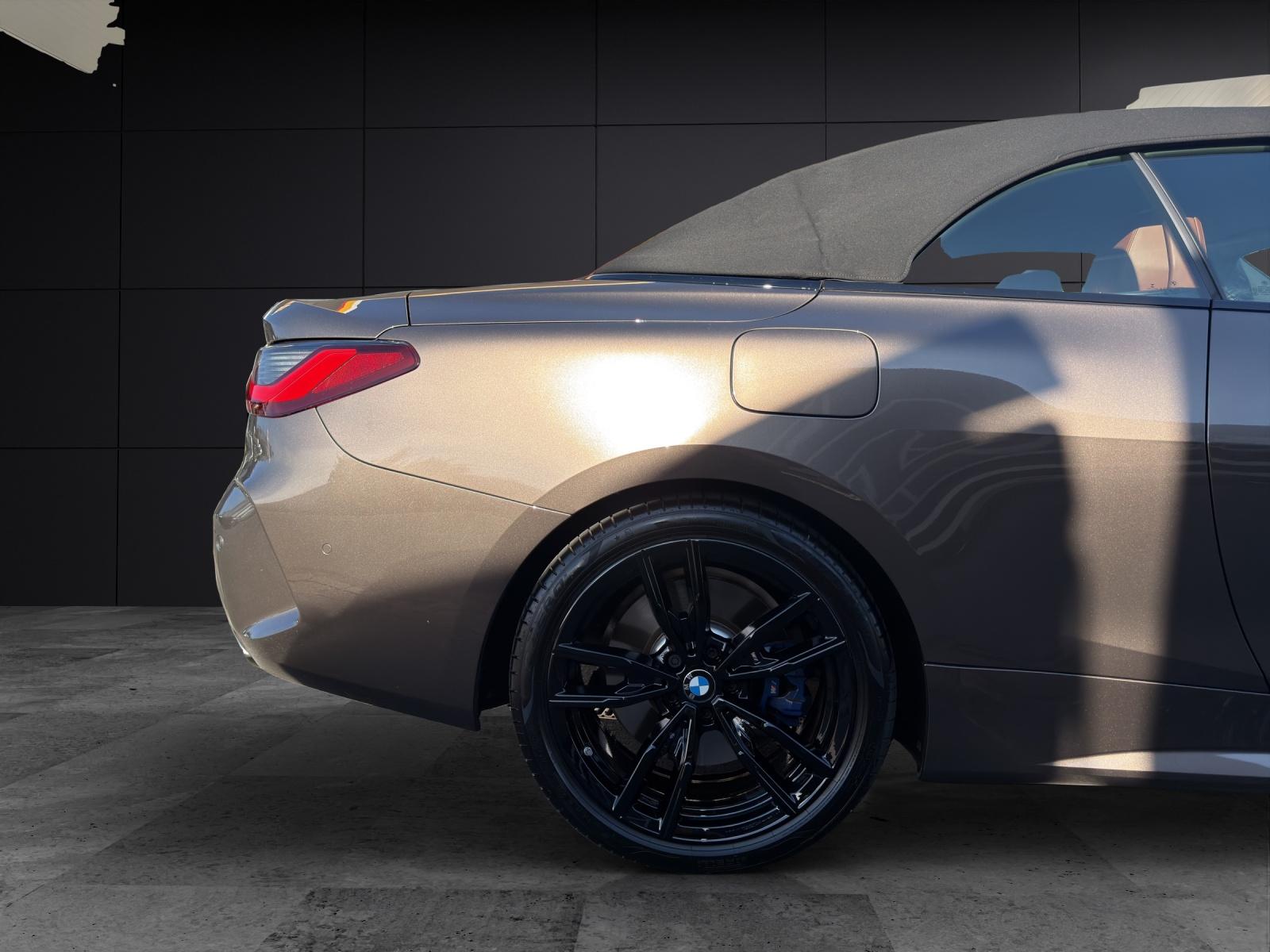 BMW M440i xDrive Cabrio-image-19