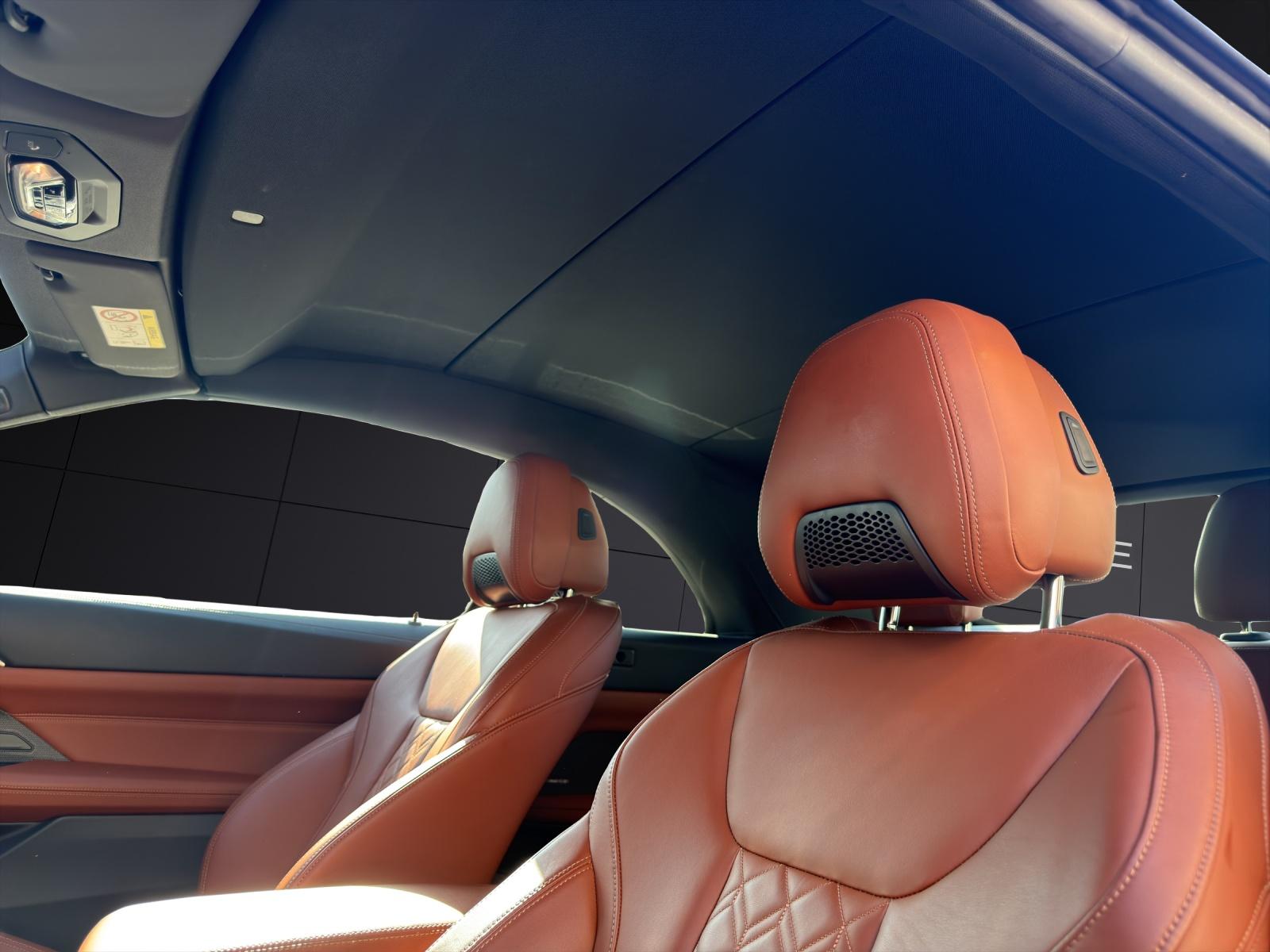 BMW M440i xDrive Cabrio-image-14