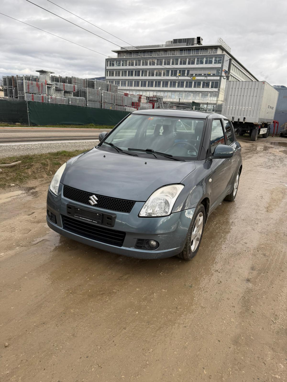 SUZUKI Swift 1.3i 16V GL Top-image-11