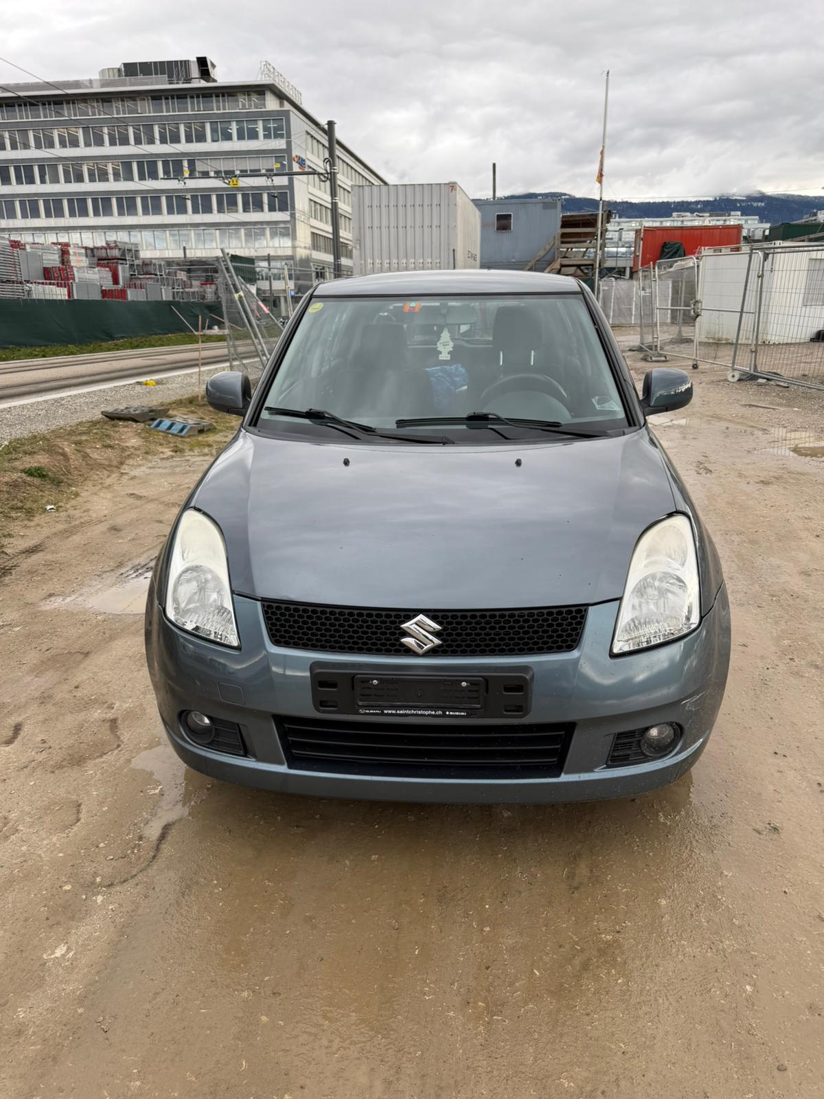SUZUKI Swift 1.3i 16V GL Top-image-3