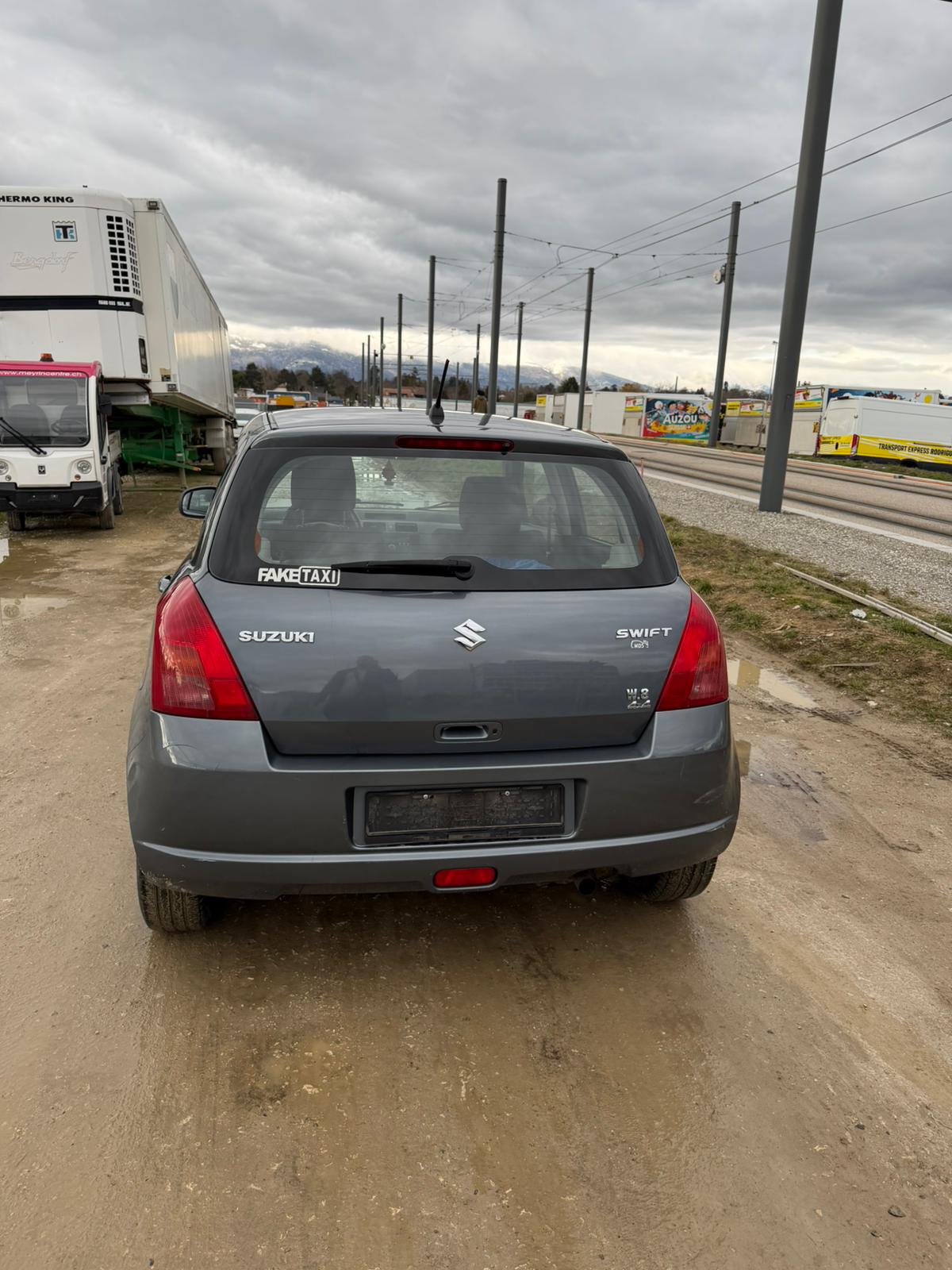 SUZUKI Swift 1.3i 16V GL Top-image-6