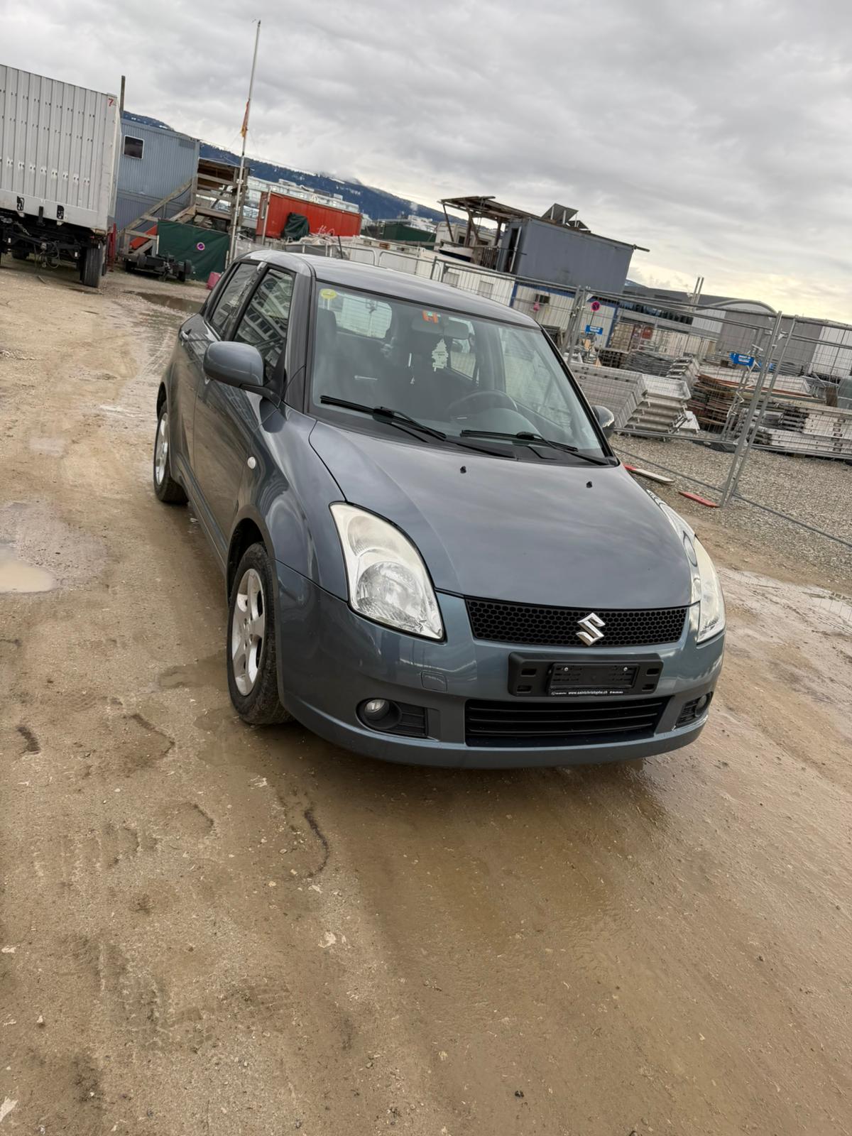 SUZUKI Swift 1.3i 16V GL Top-image-9