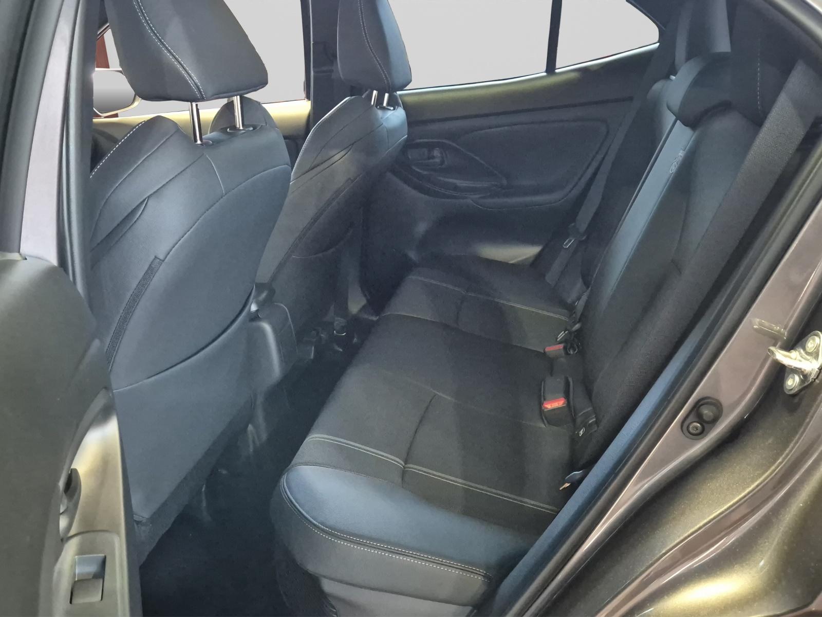 TOYOTA Yaris Cross 1.5 VVT-i HSD Premium AWD-i-image-9