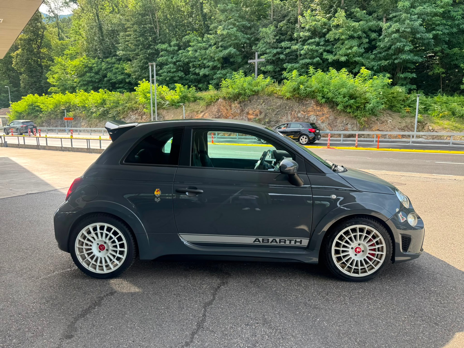 FIAT 695 1.4 16V Turbo Abarth 70 Anniversario-image-3