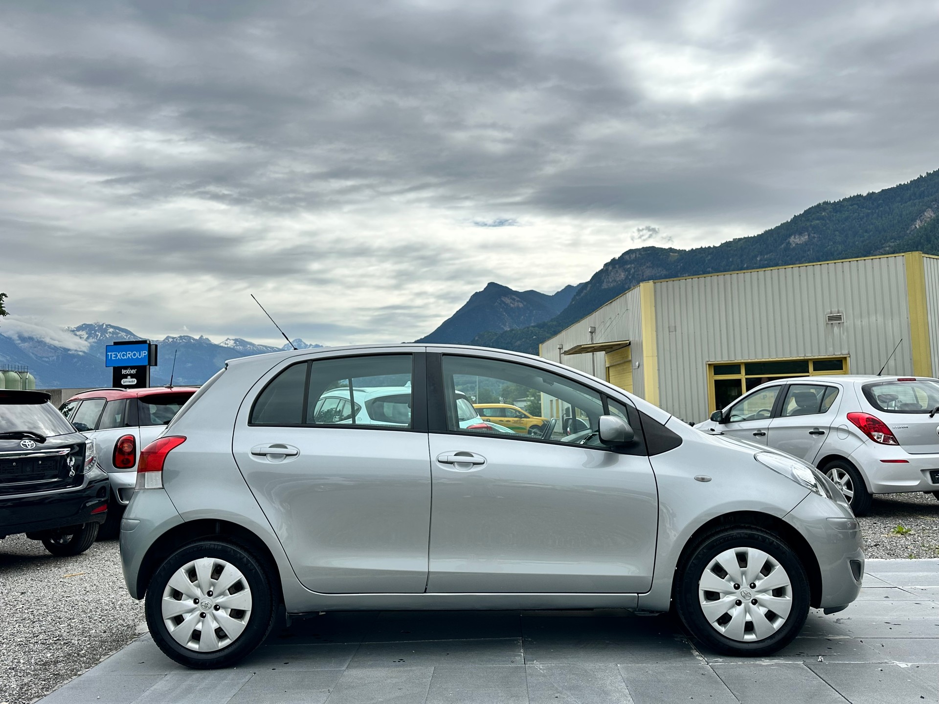 TOYOTA Yaris 1.33 Linea Sol-image-3