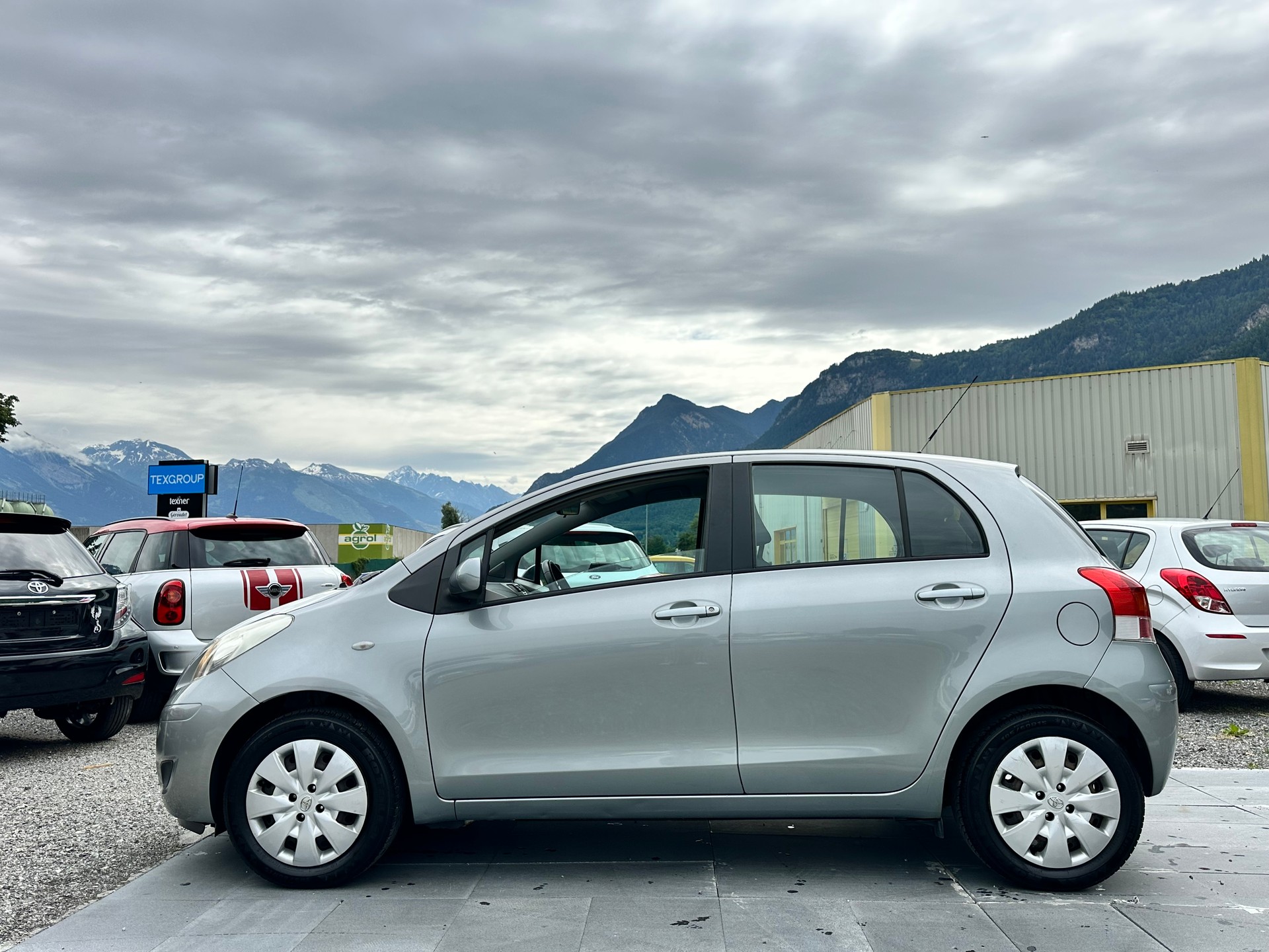 TOYOTA Yaris 1.33 Linea Sol-image-4