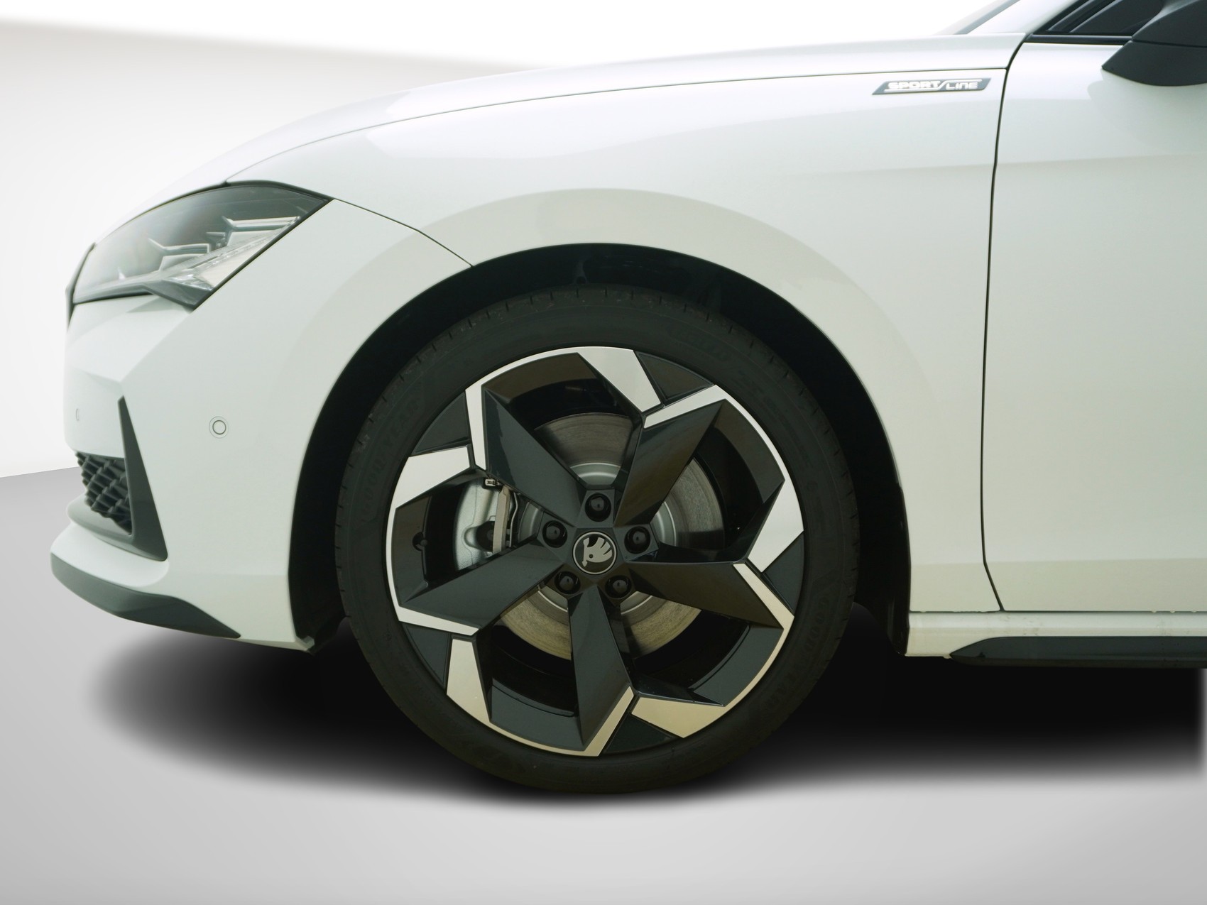 SKODA Superb 2.0 TDI Sportline 4x4 DSG-image-9