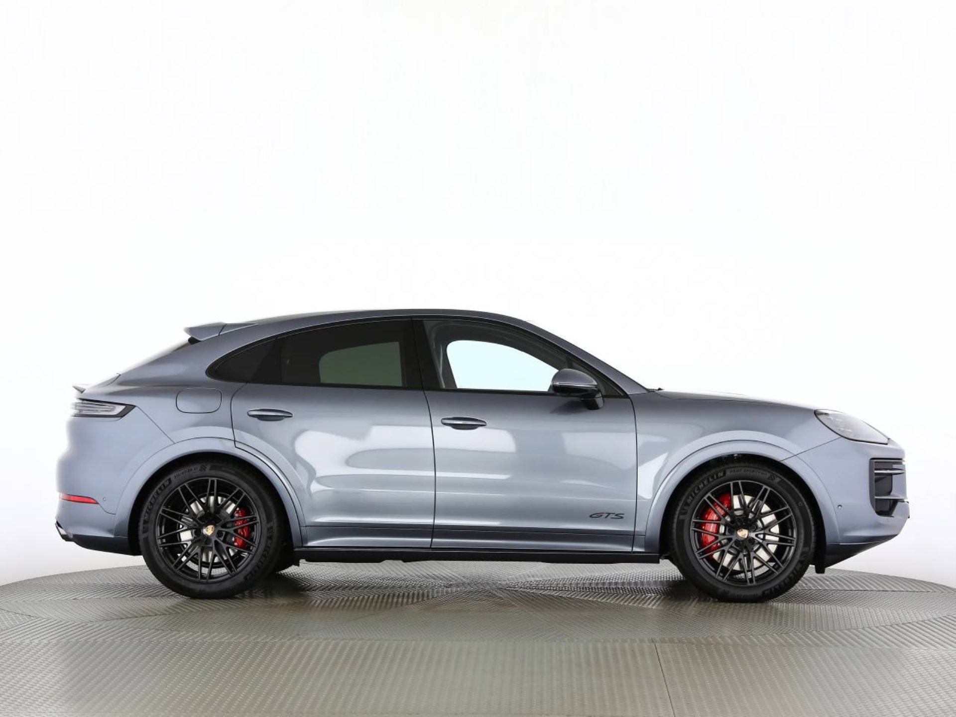 PORSCHE Cayenne GTS Coupé-image-24