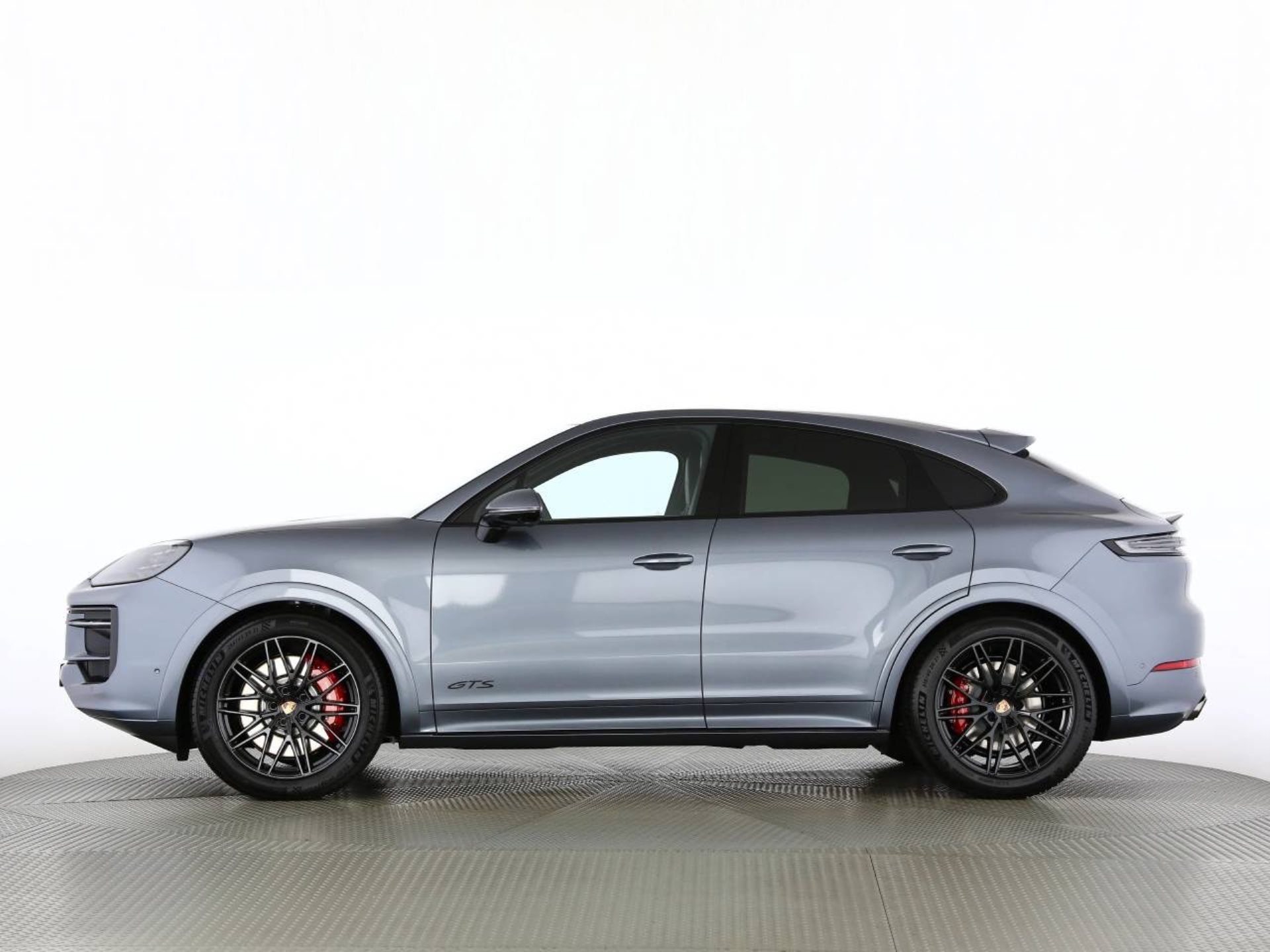 PORSCHE Cayenne GTS Coupé-image-12