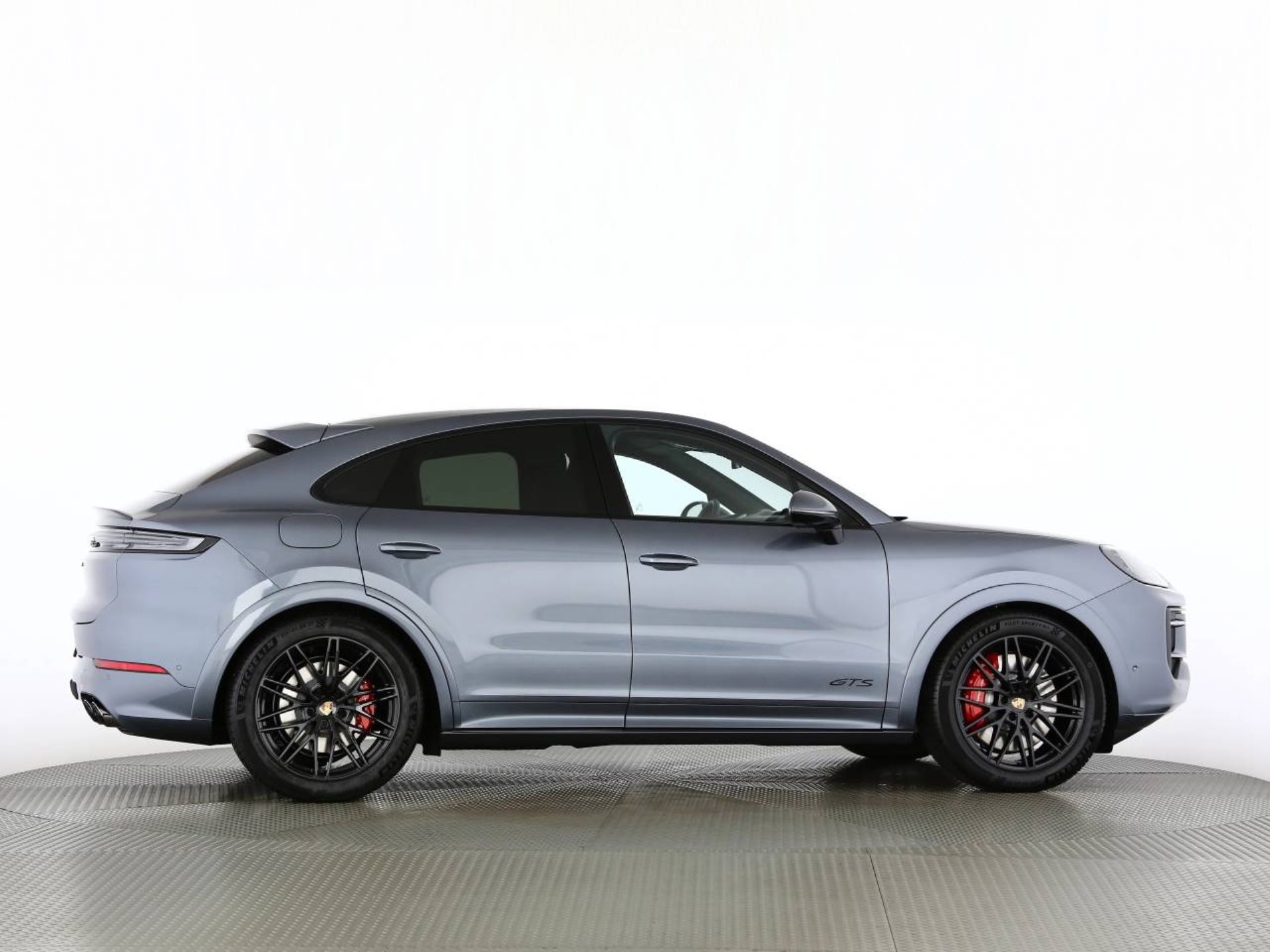 PORSCHE Cayenne GTS Coupé-image-23