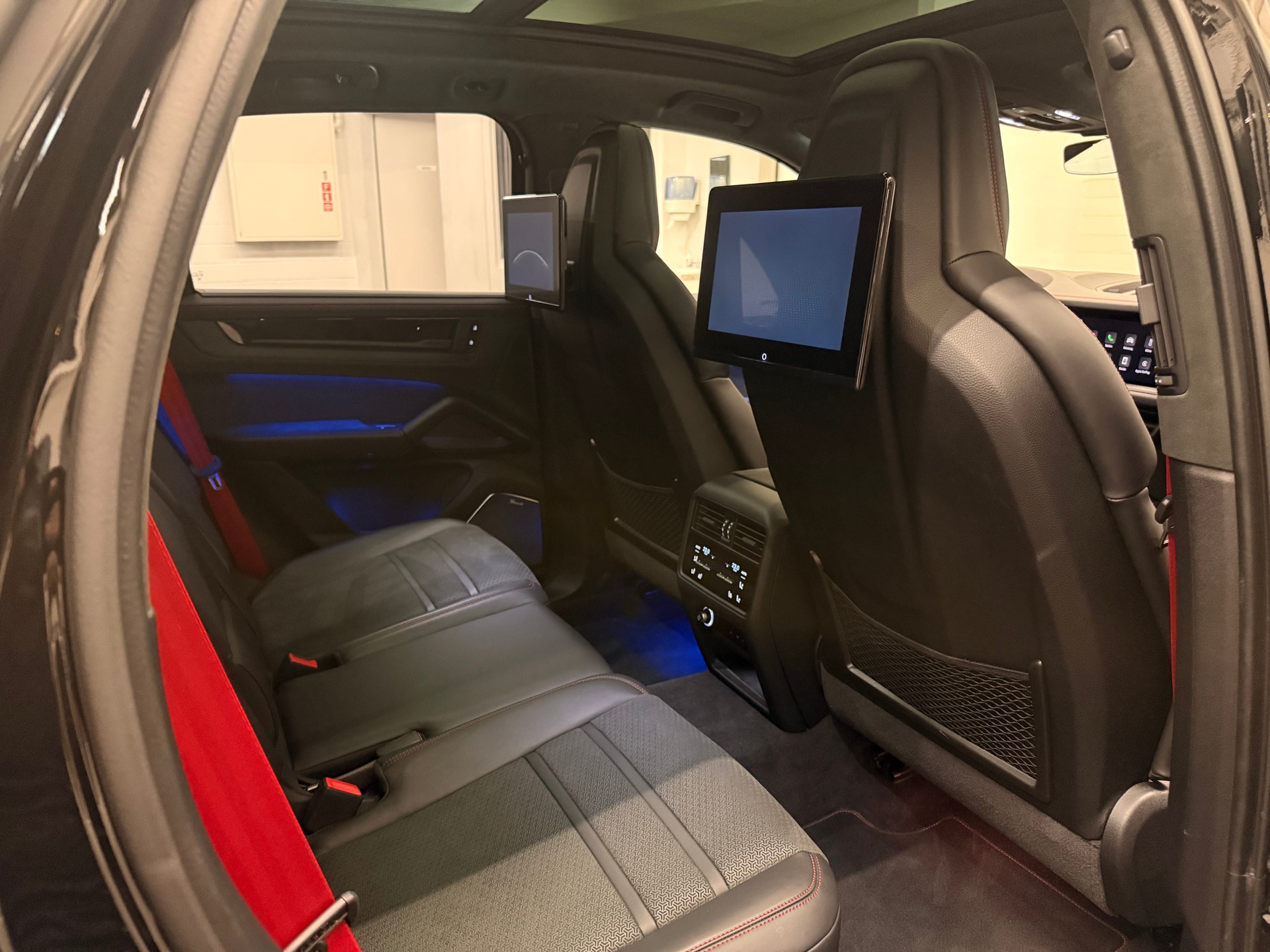 PORSCHE Cayenne GTS Tiptronic-image-11