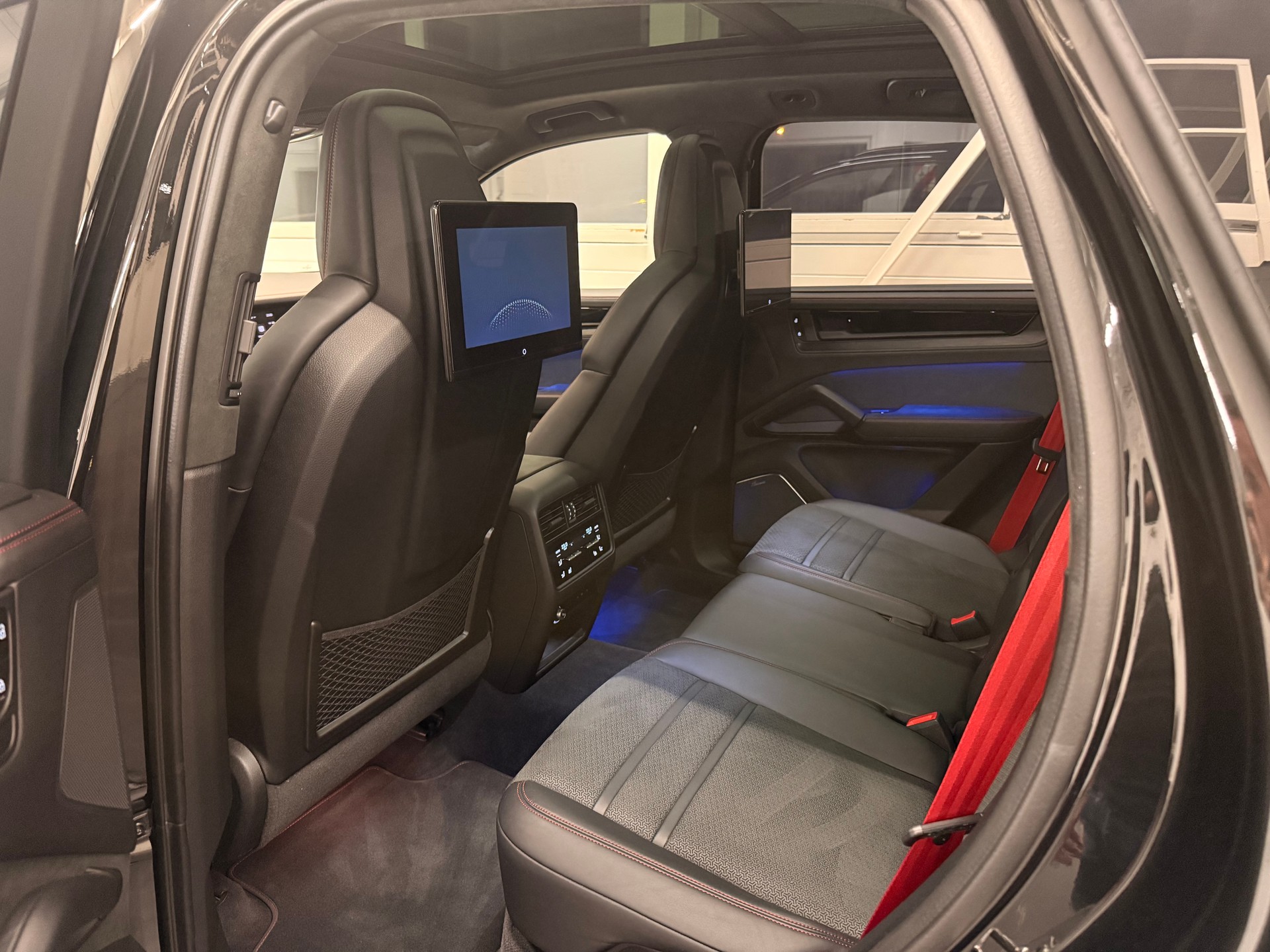 PORSCHE Cayenne GTS Tiptronic-image-14