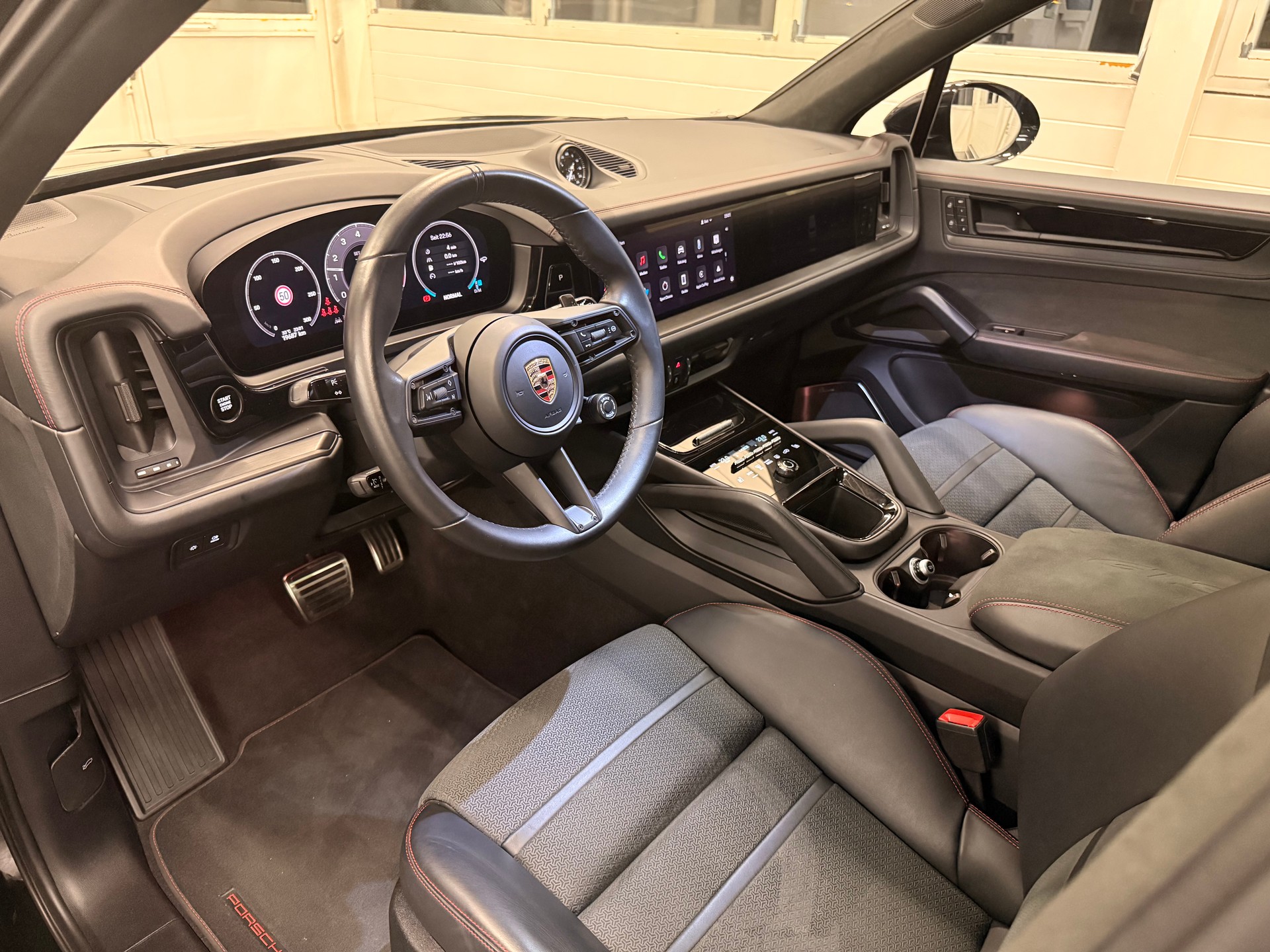 PORSCHE Cayenne GTS Tiptronic-image-15