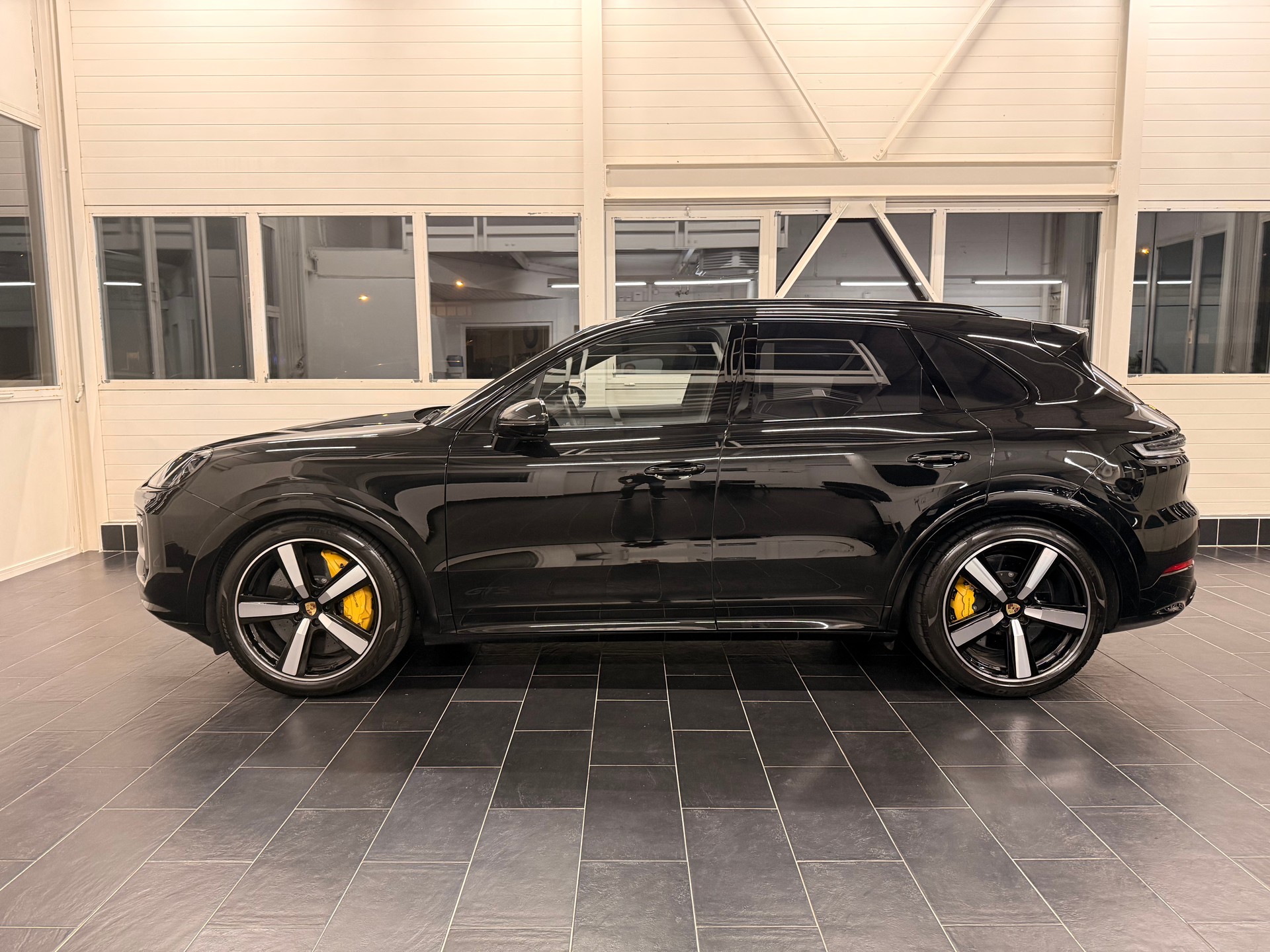 PORSCHE Cayenne GTS Tiptronic-image-4