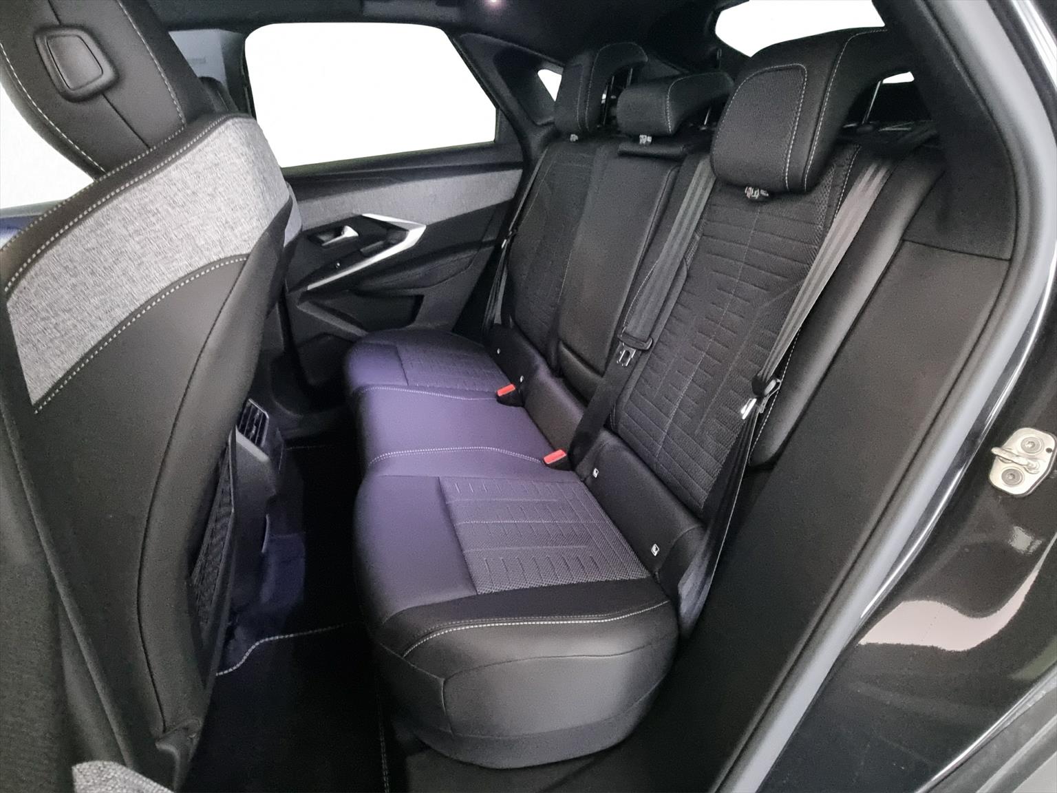 PEUGEOT 3008 145 Hybrid GT Automat Anhängekupplung-image-6