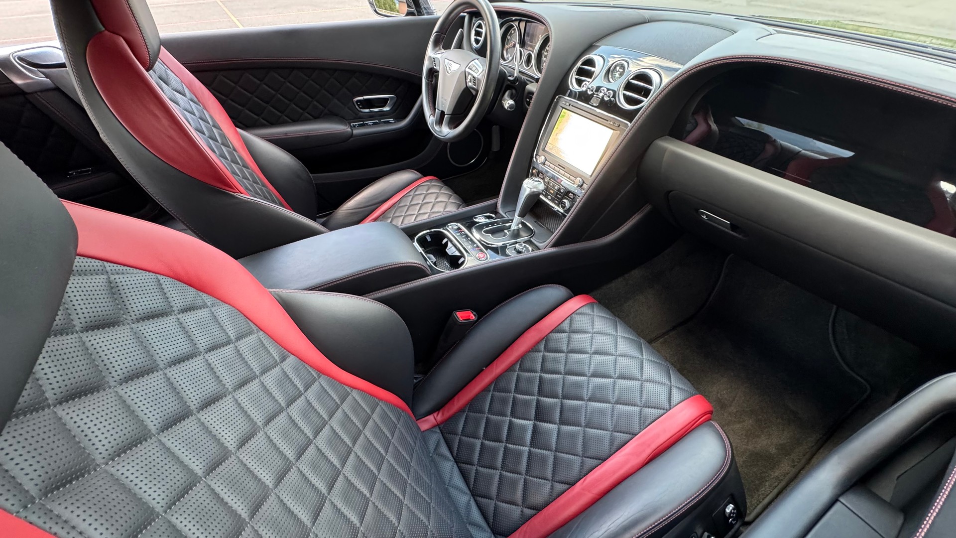 BENTLEY Continental GT 4.0 V8-image-29