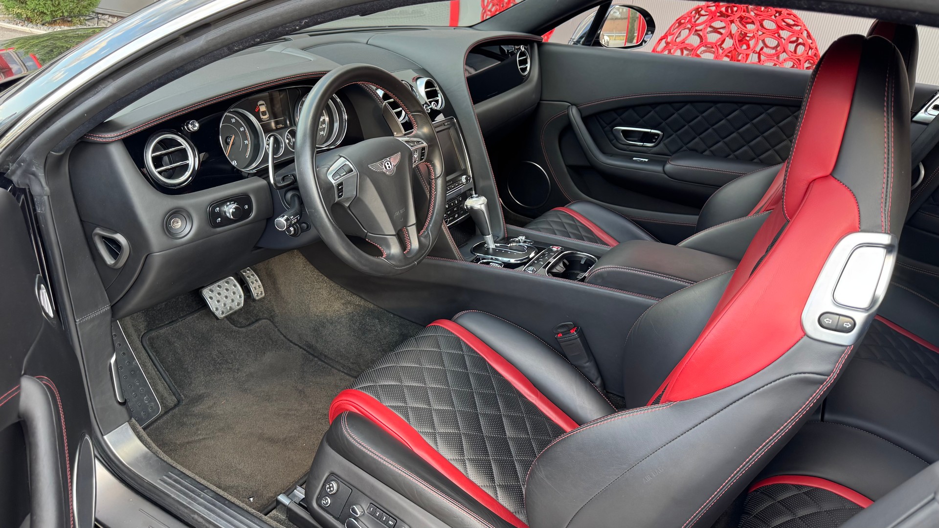 BENTLEY Continental GT 4.0 V8-image-14