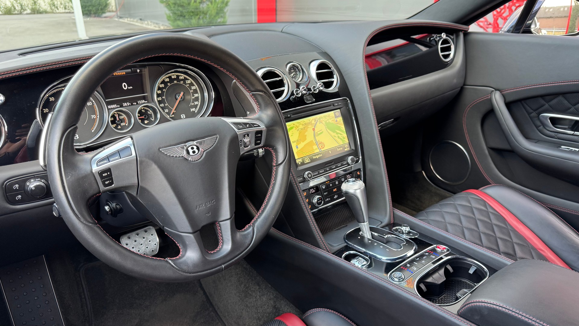 BENTLEY Continental GT 4.0 V8-image-17