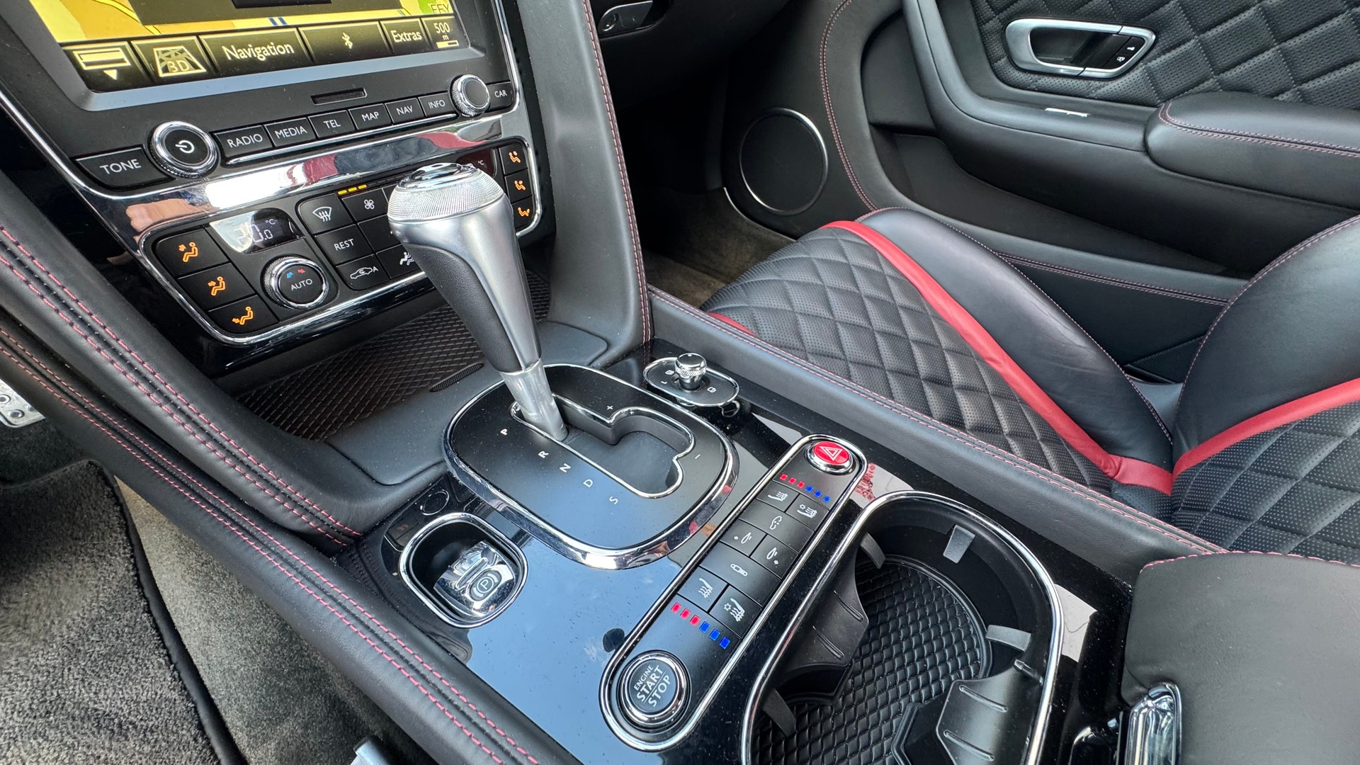 BENTLEY Continental GT 4.0 V8-image-24