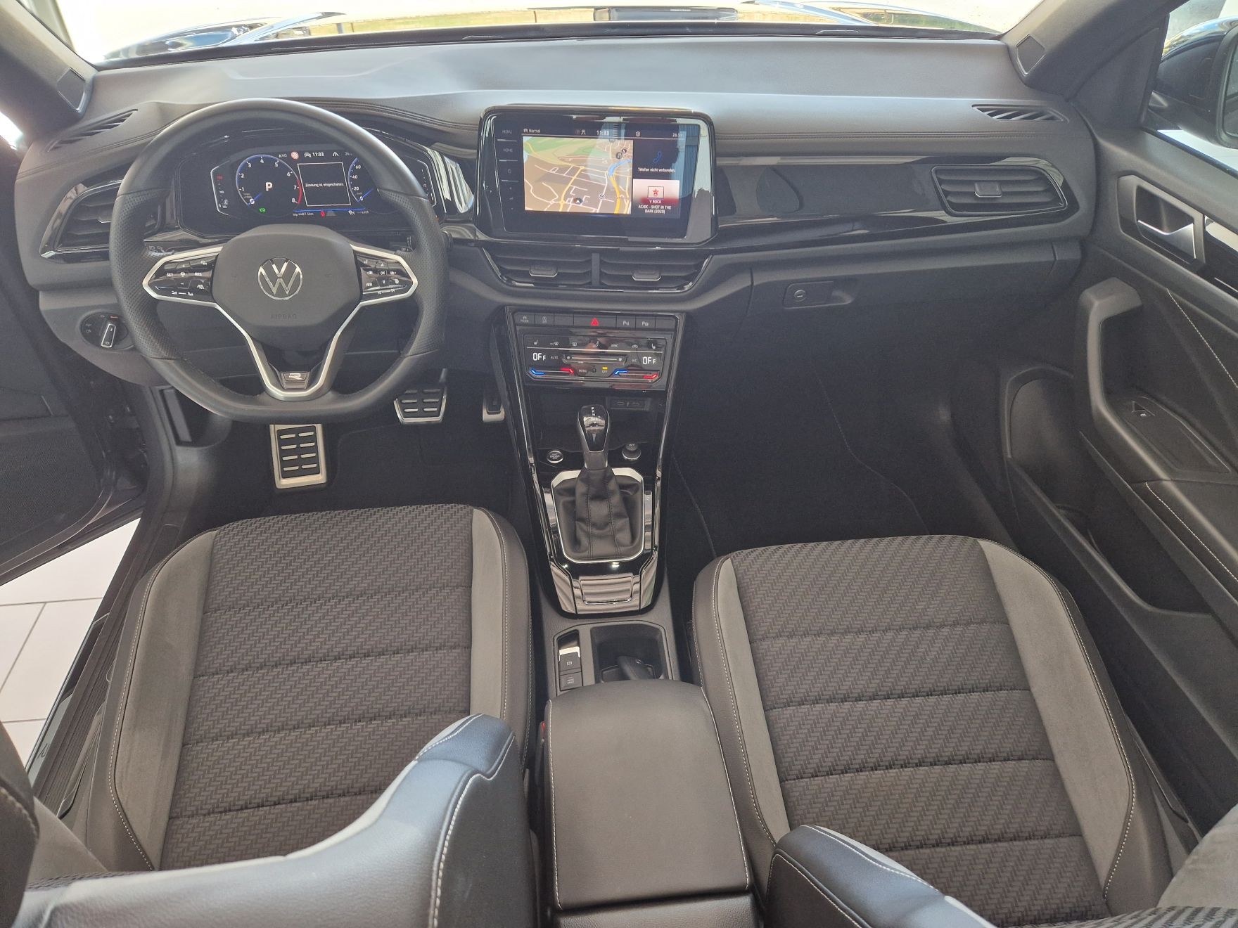 VW T-Roc Cabriolet 1.5 TSI EVO R-Line DSG-image-9