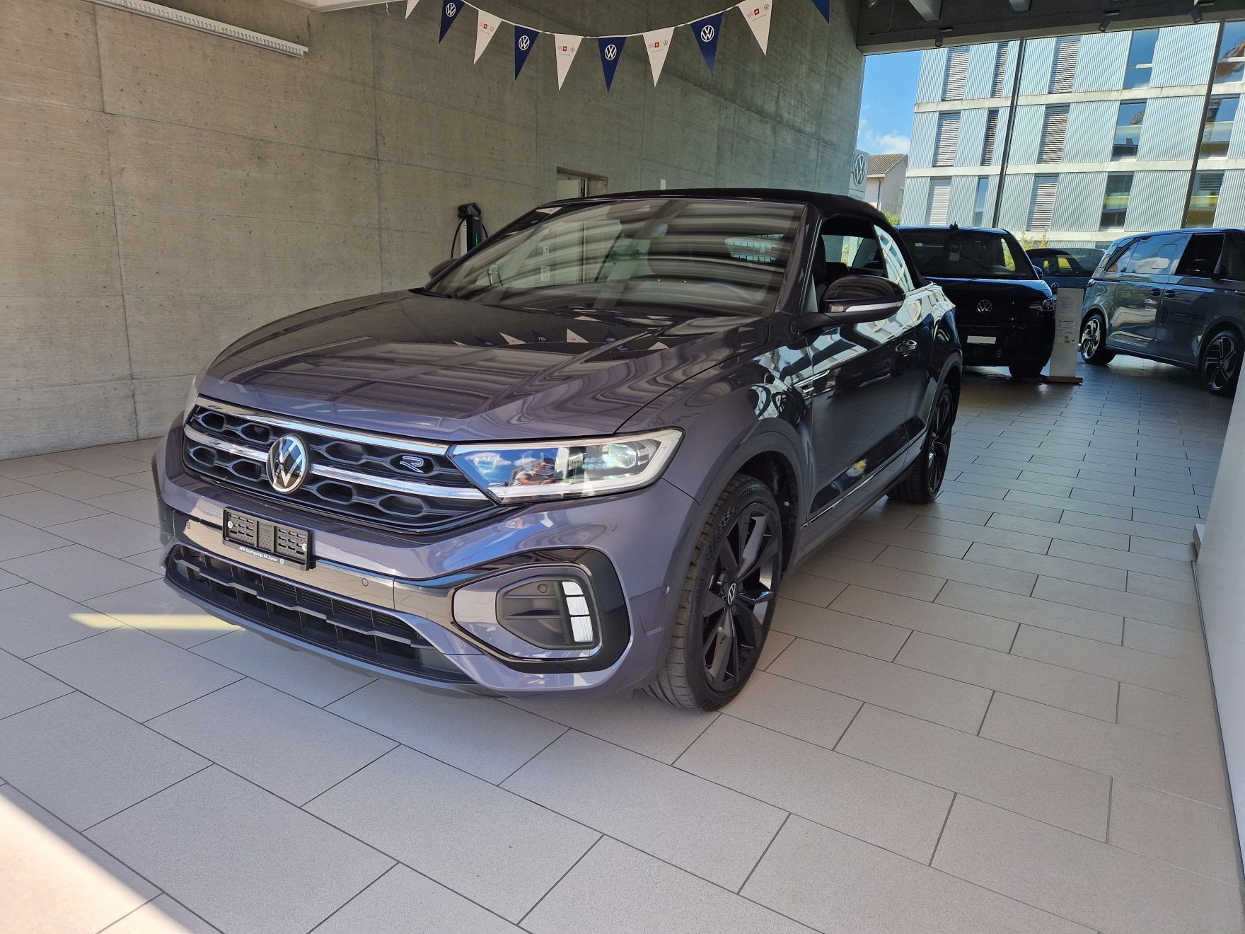 VW T-Roc Cabriolet 1.5 TSI EVO R-Line DSG-image-2