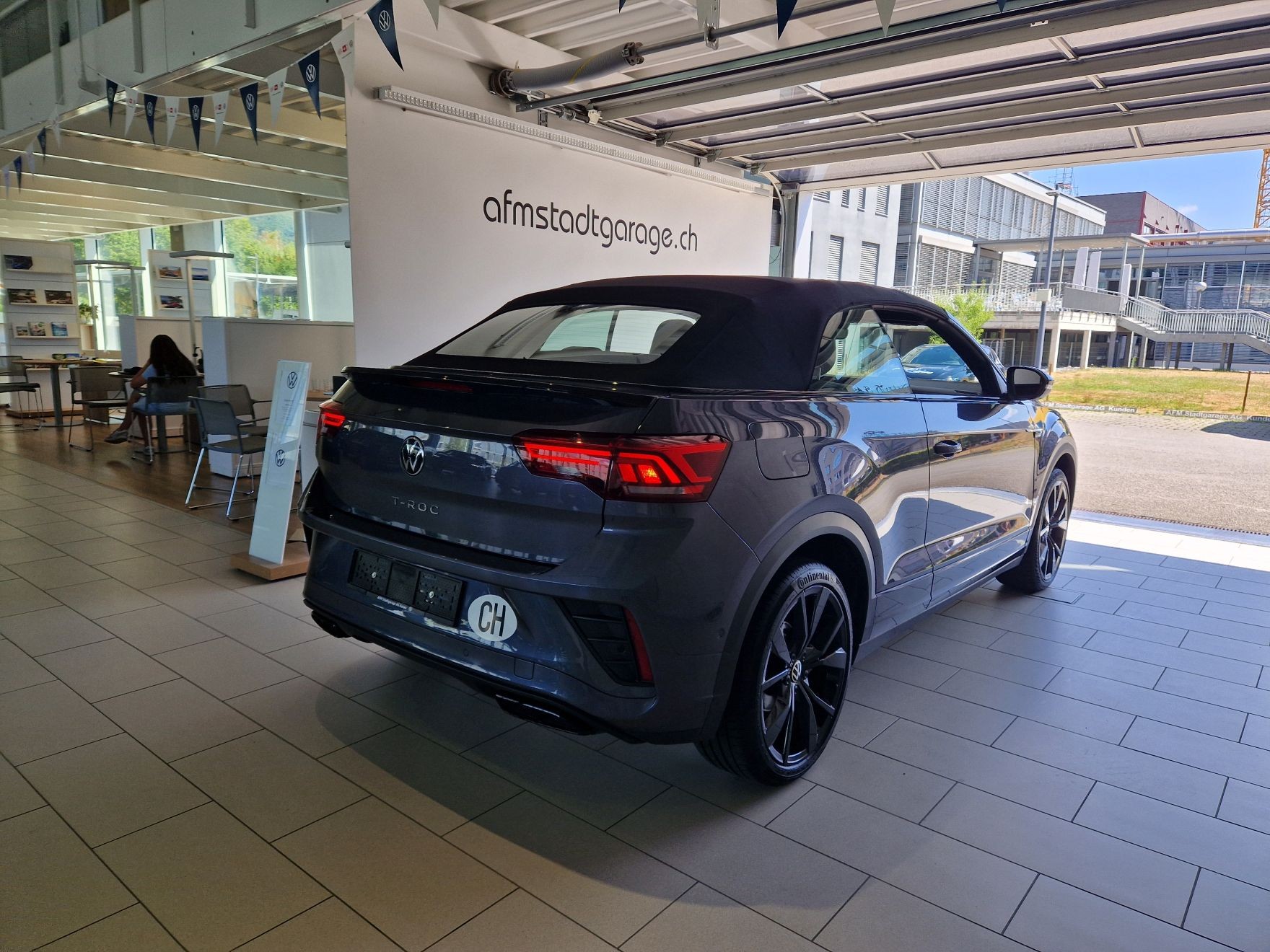 VW T-Roc Cabriolet 1.5 TSI EVO R-Line DSG-image-3