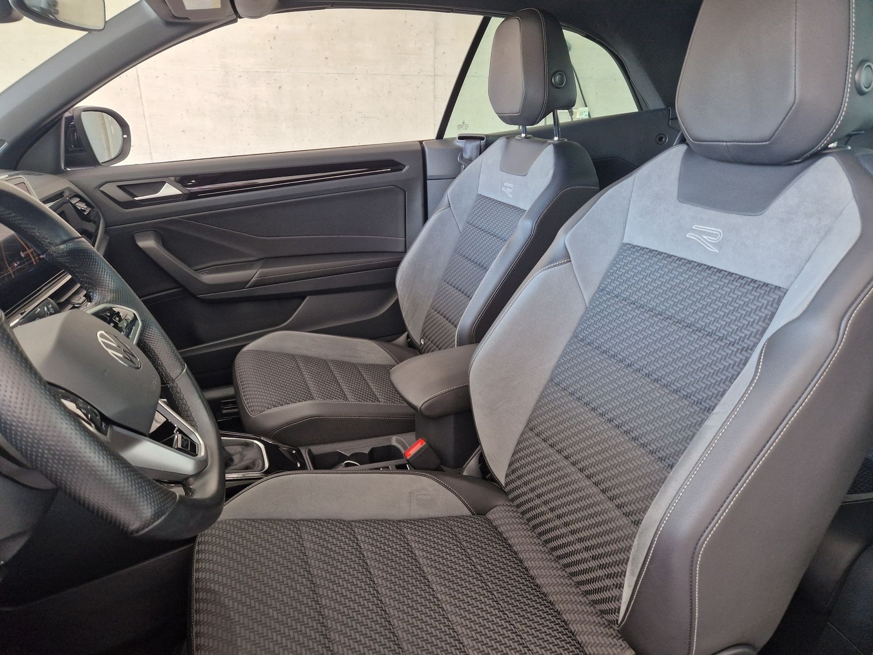 VW T-Roc Cabriolet 1.5 TSI EVO R-Line DSG-image-7