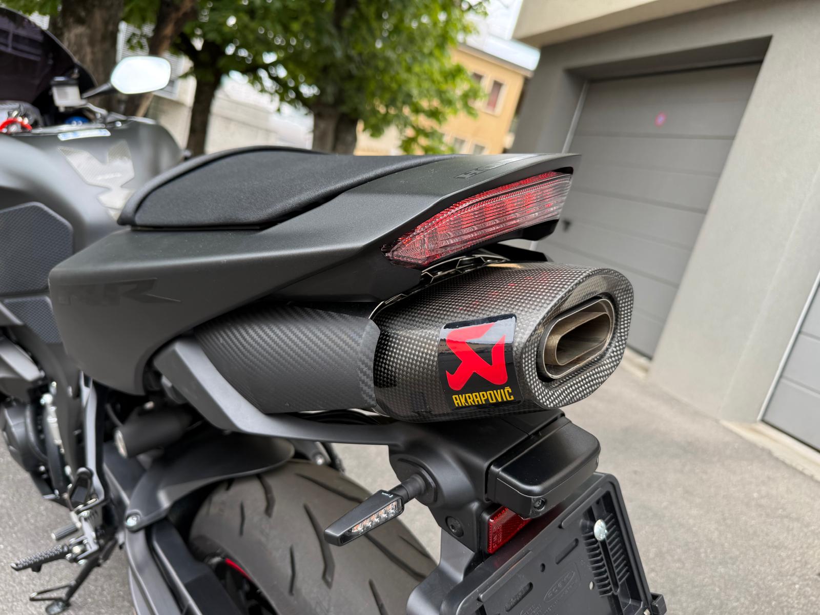 HONDA CBR 600 RR-image-11