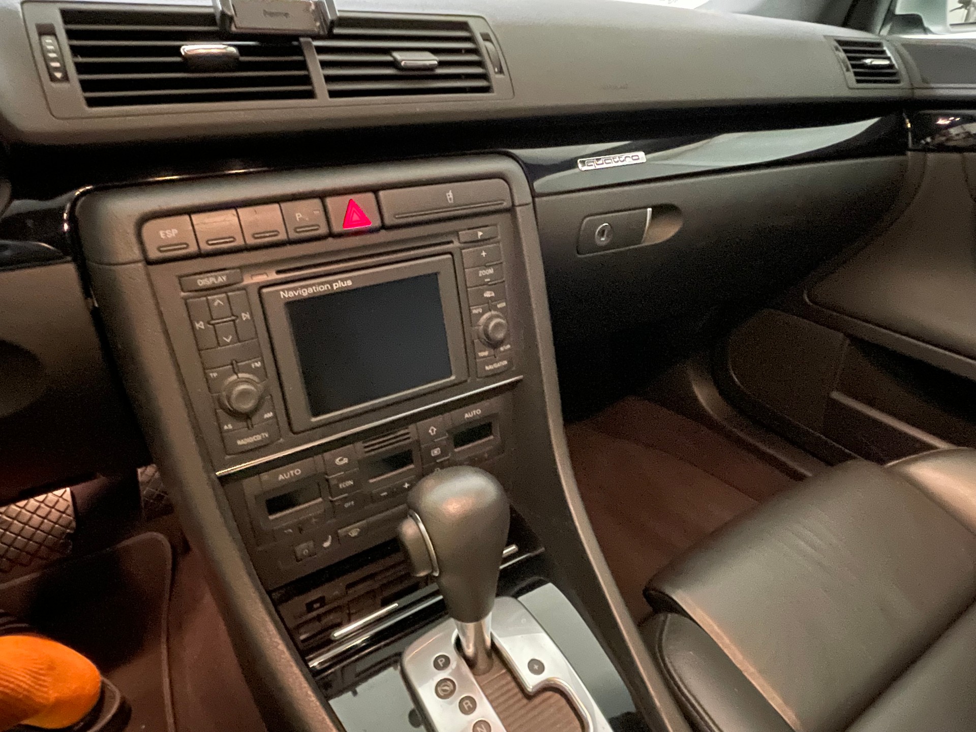 AUDI 4.2 V8 quattro-image-4