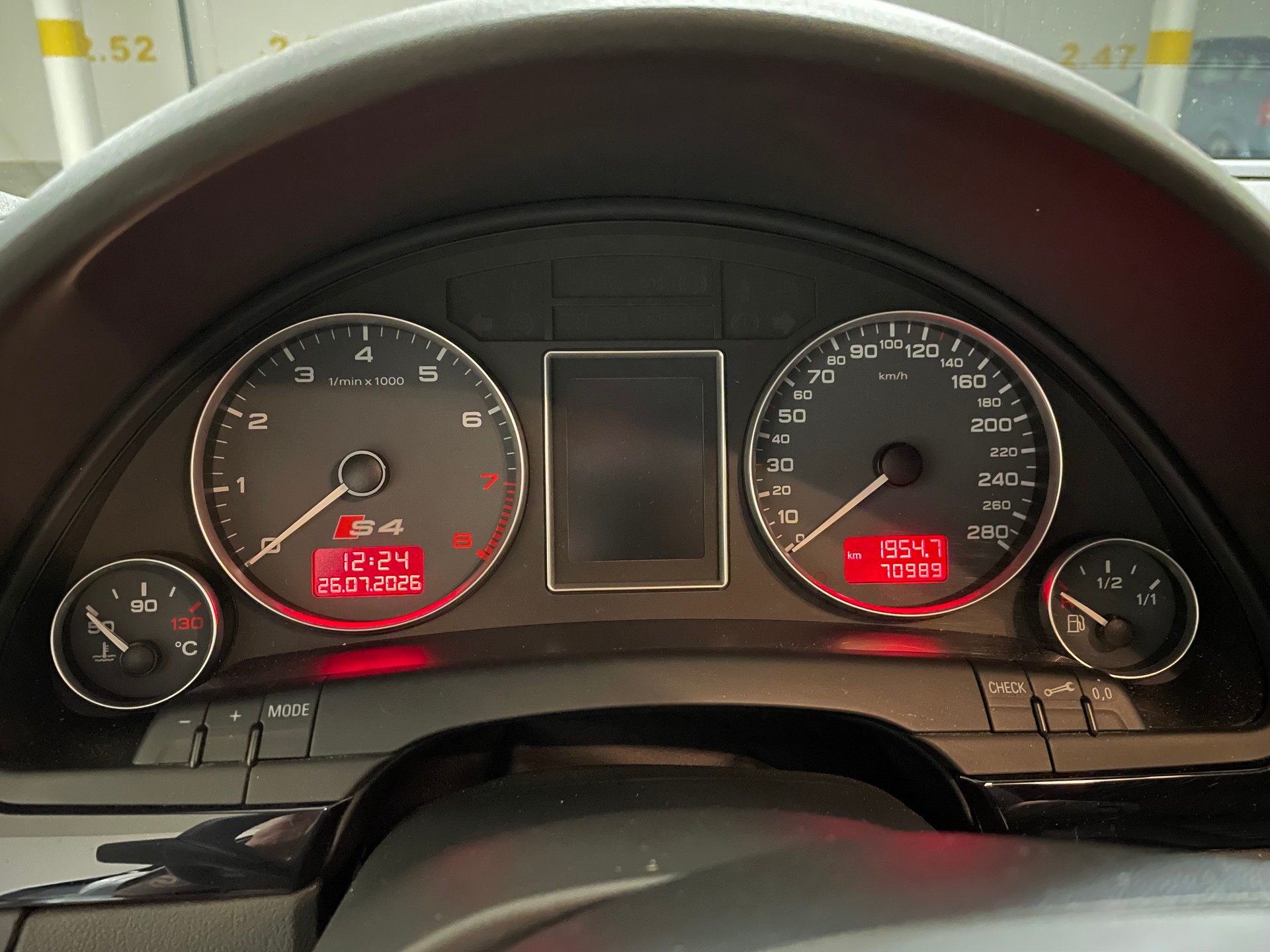 AUDI 4.2 V8 quattro-image-3