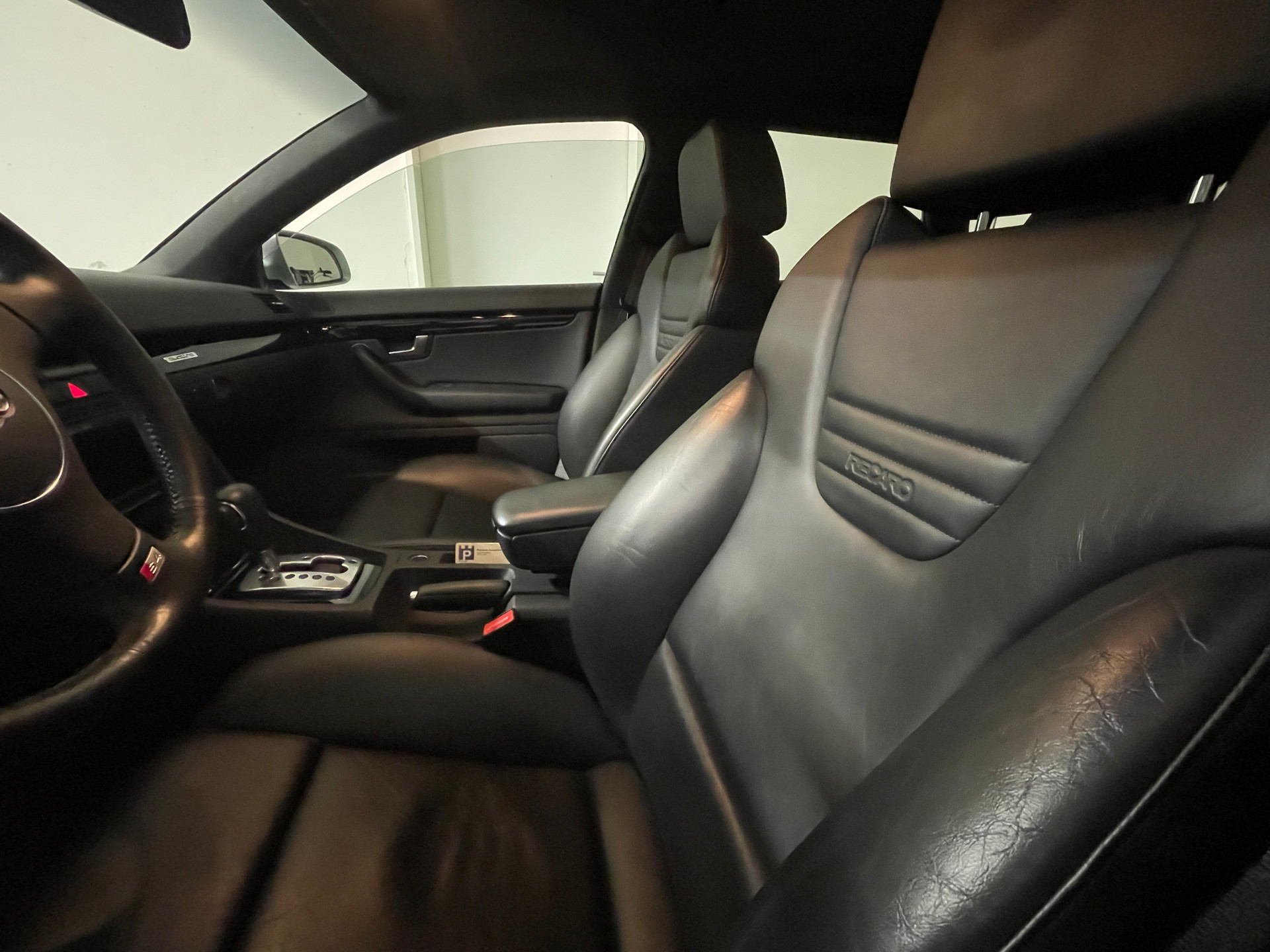 AUDI 4.2 V8 quattro-image-5
