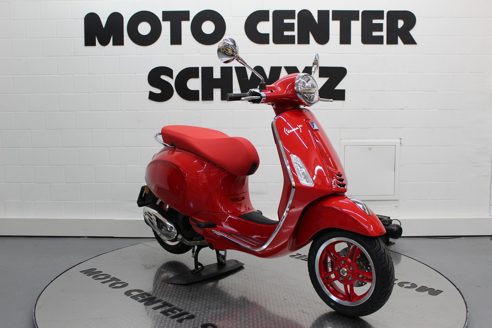 PIAGGIO Primavera 125 (RED)-showroom-element-1