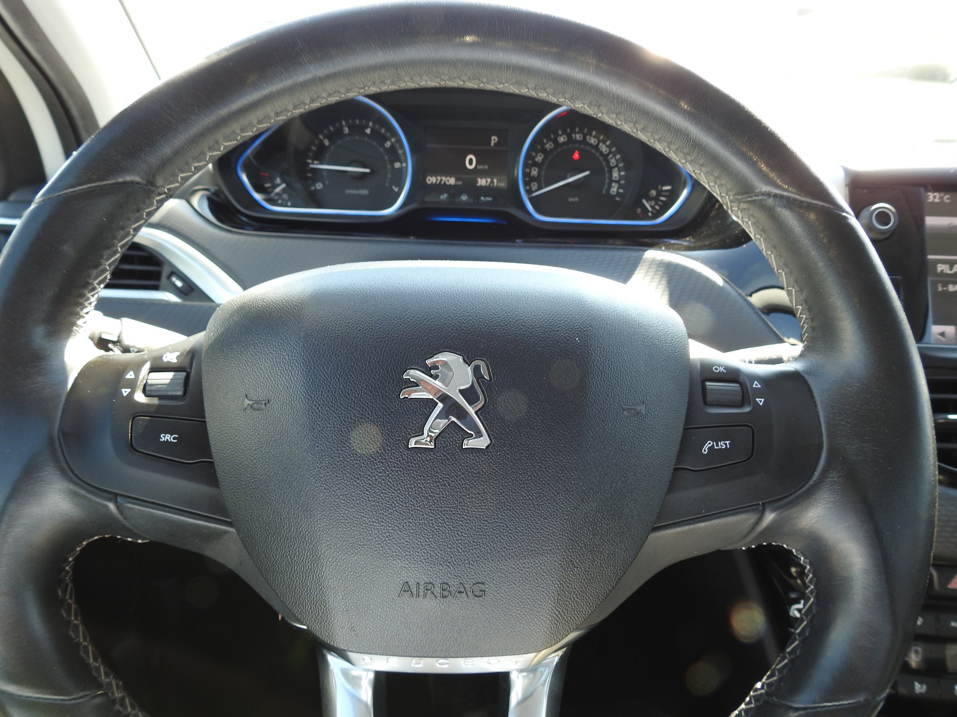 PEUGEOT 2008 1.6 VTI Active Automatic-image-26