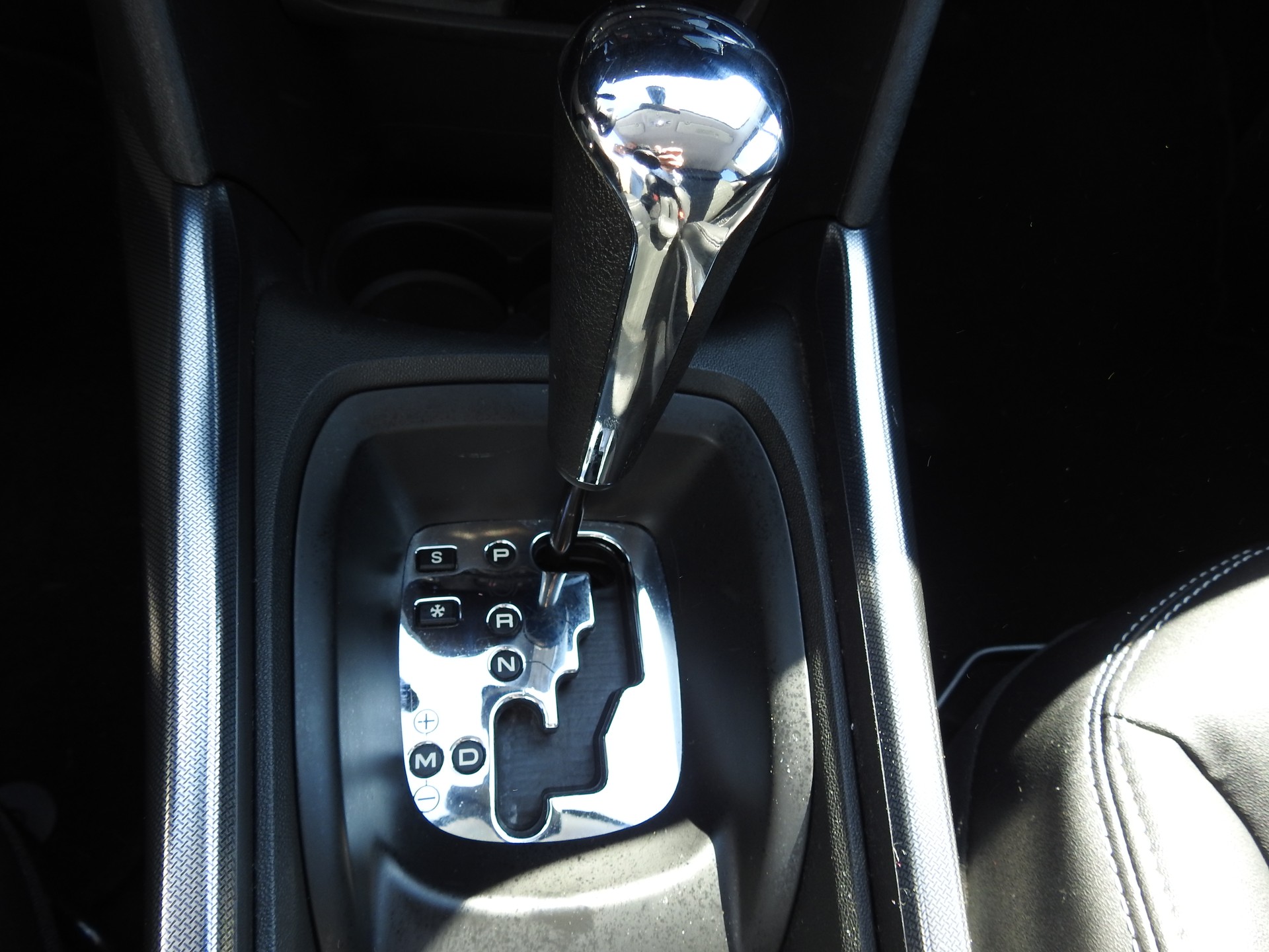 PEUGEOT 2008 1.6 VTI Active Automatic-image-19