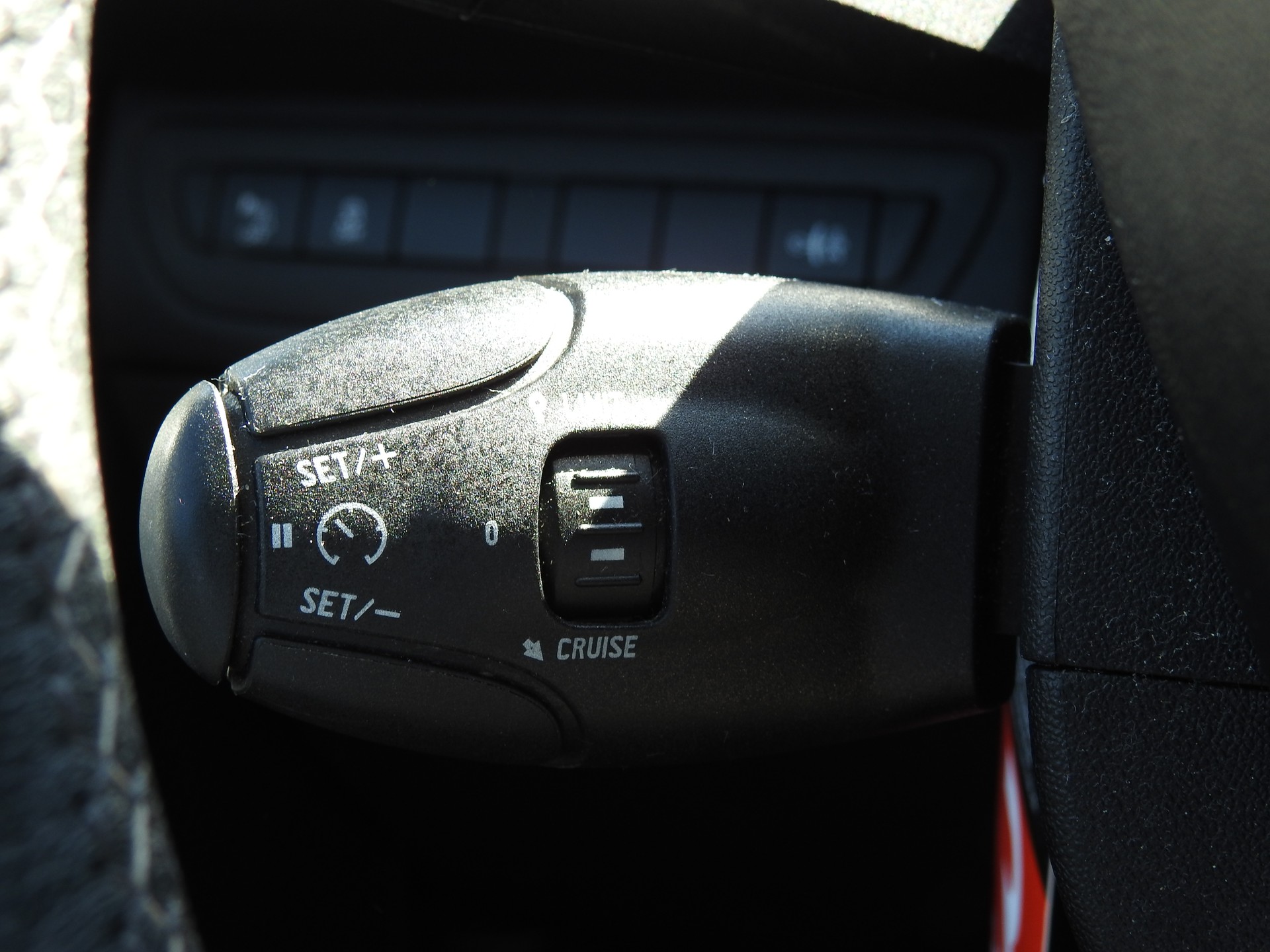 PEUGEOT 2008 1.6 VTI Active Automatic-image-25