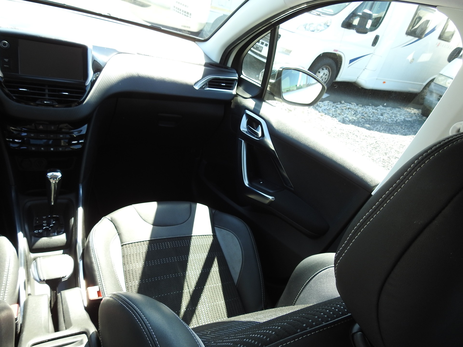 PEUGEOT 2008 1.6 VTI Active Automatic-image-17