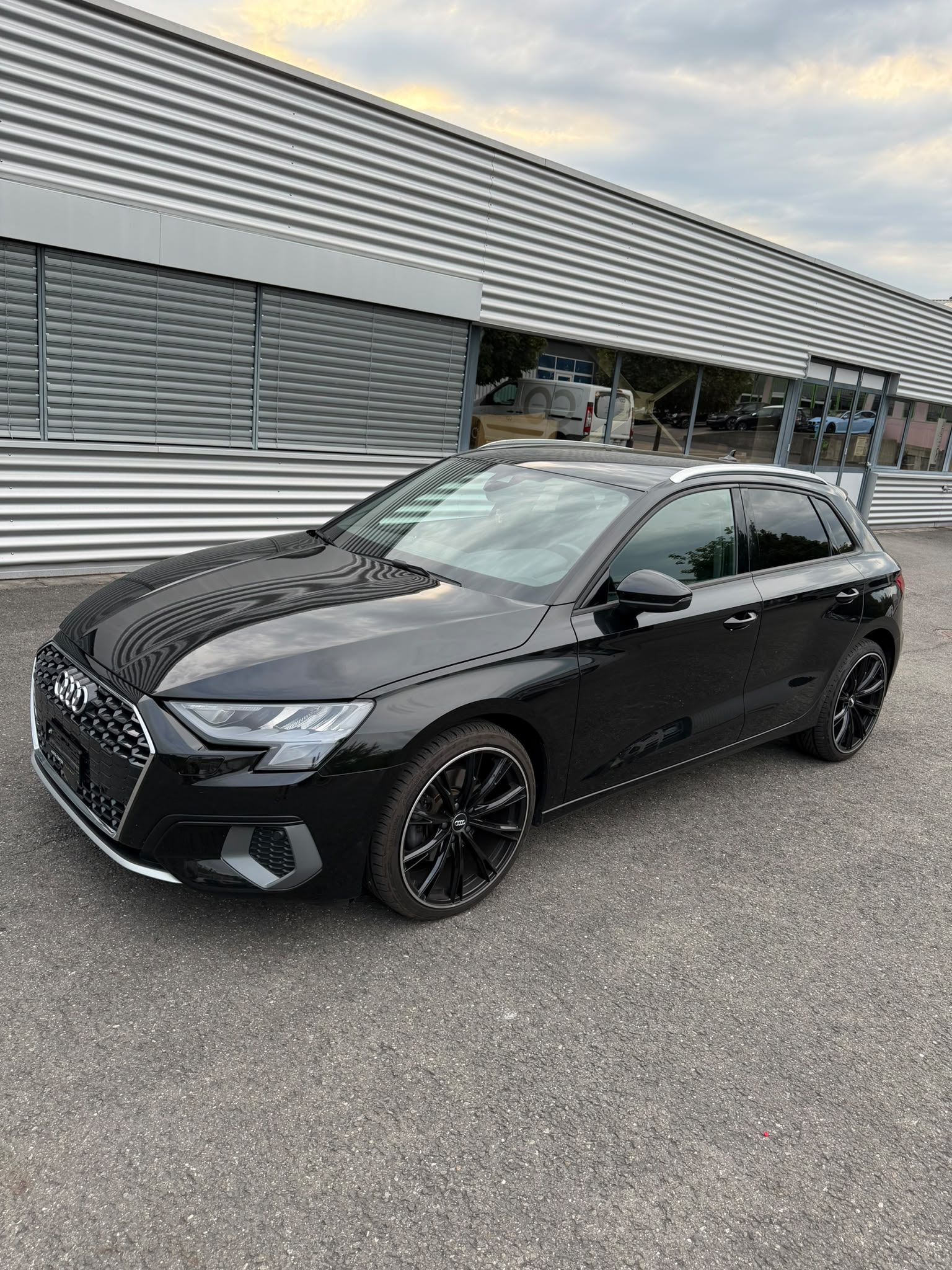 AUDI A3 Sportback 35 TDI-image-2