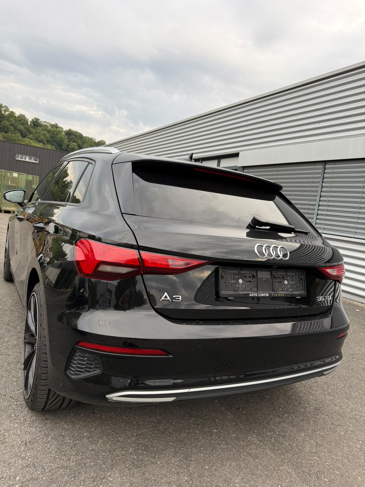 AUDI A3 Sportback 35 TDI-image-4