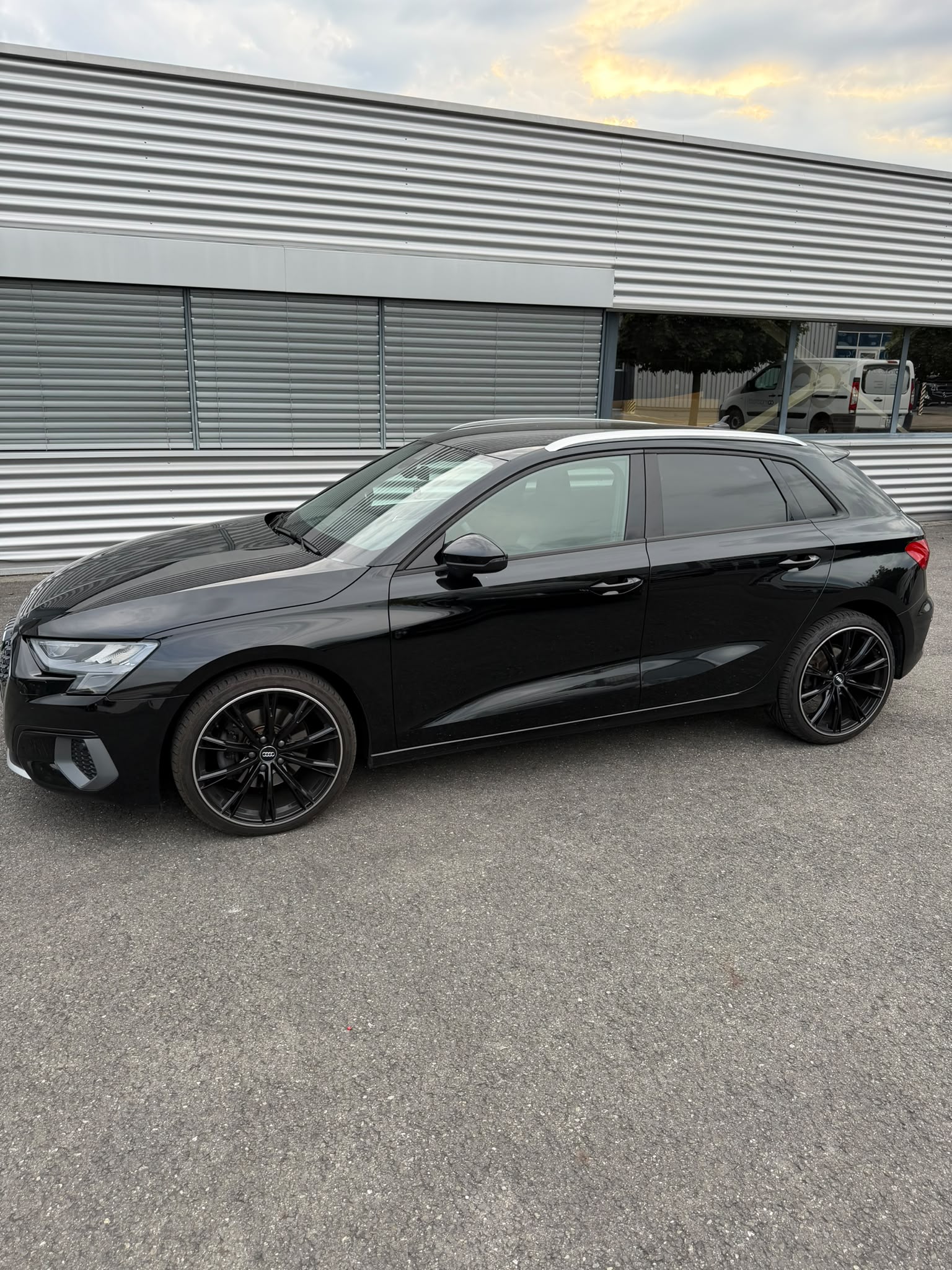 AUDI A3 Sportback 35 TDI-image-7