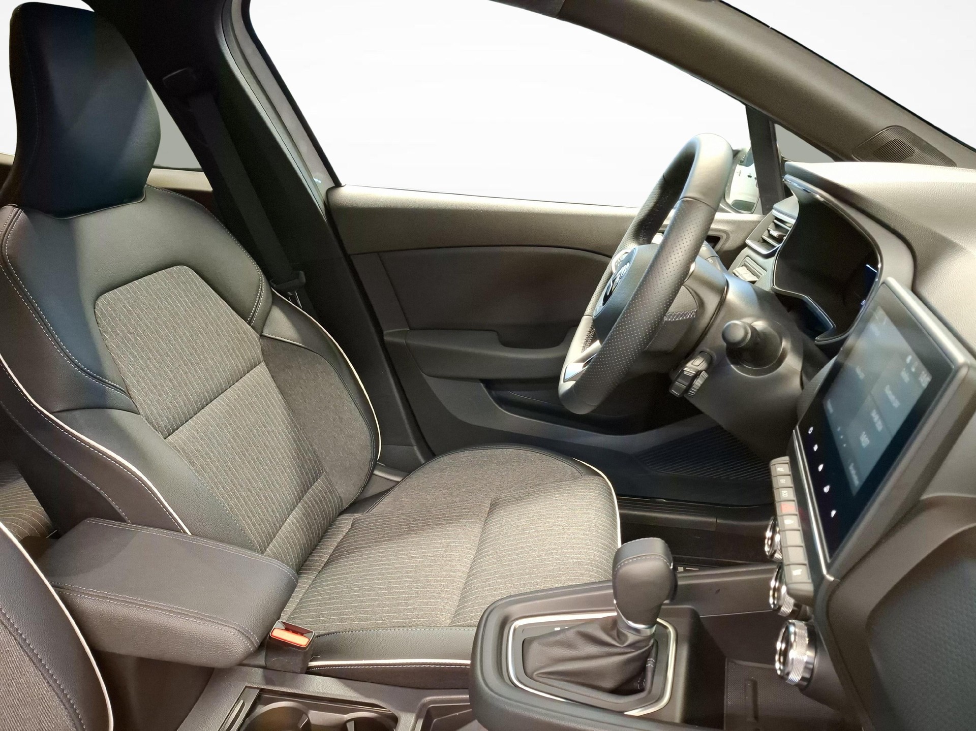 MITSUBISHI Colt 1.6 HEV Intense-image-9
