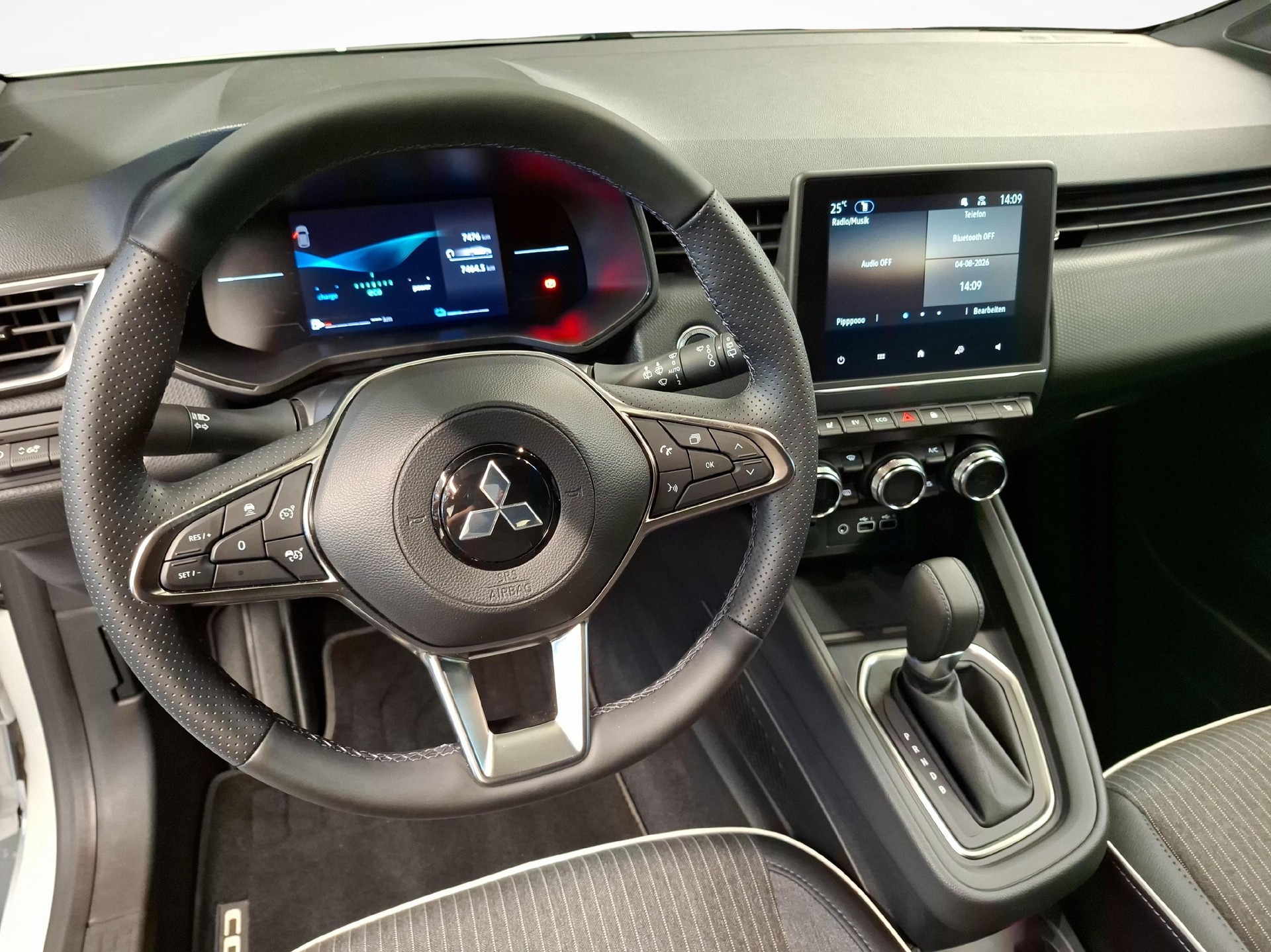MITSUBISHI Colt 1.6 HEV Intense-image-12
