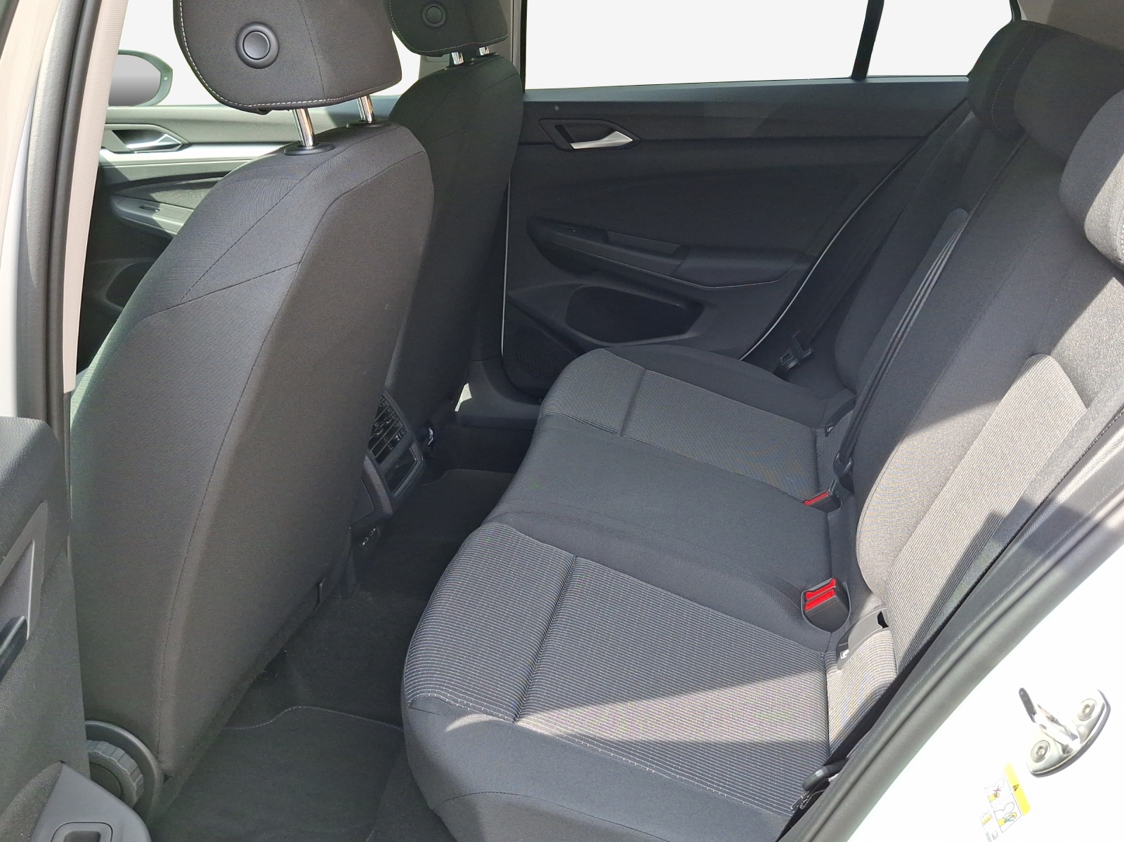 VW Golf 1.5 e TSI mHEV Value DSG-image-11