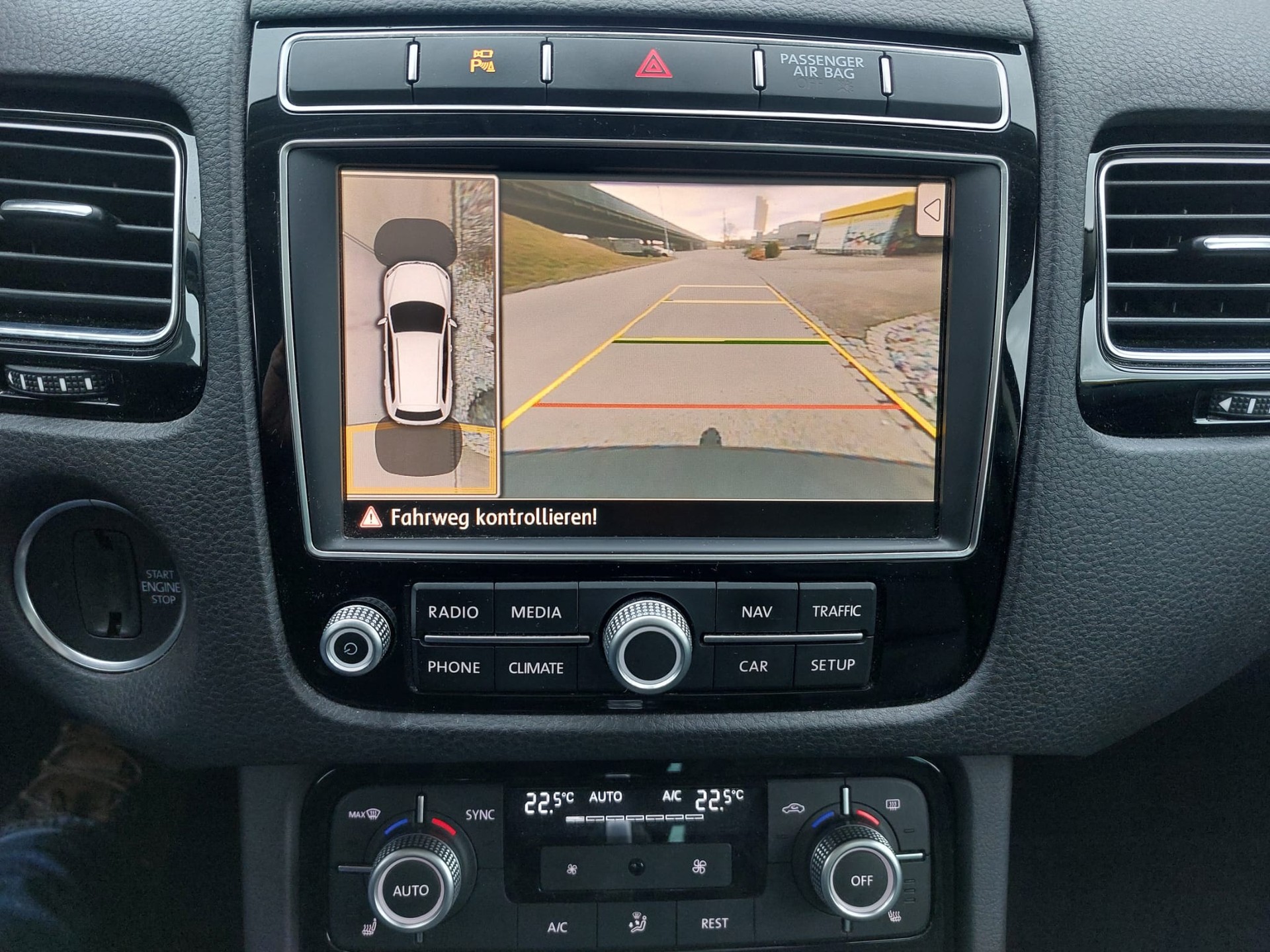VW Touareg 3.0 TDI 262PS 4x4 mit AHKupplung 3,5to-image-11