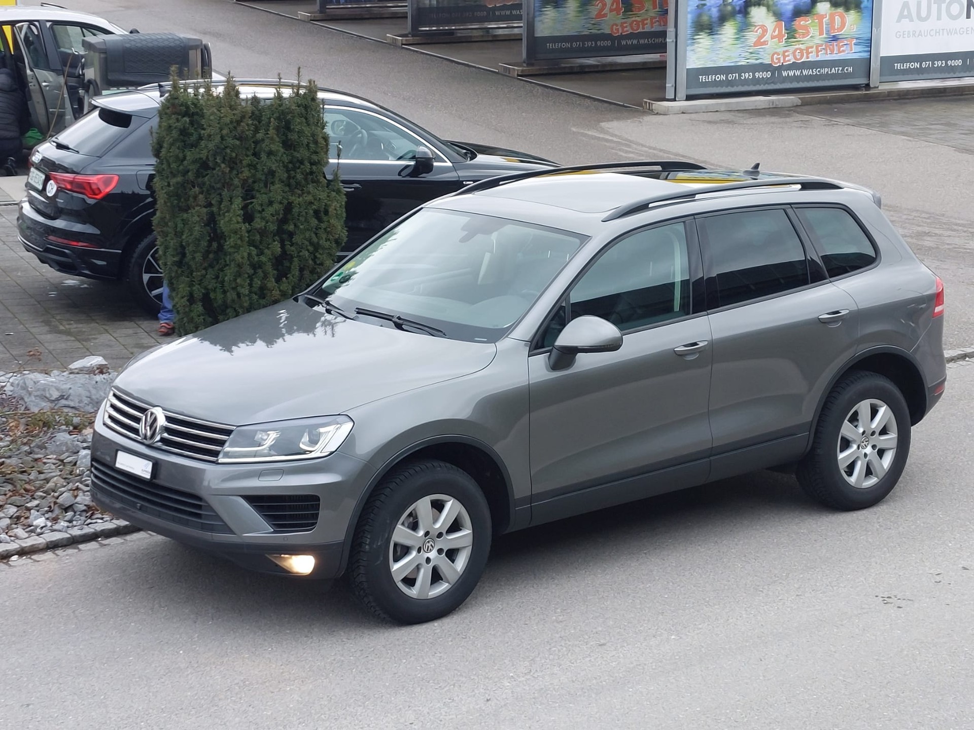VW Touareg 3.0 TDI 262PS 4x4 mit AHKupplung 3,5to-image-2