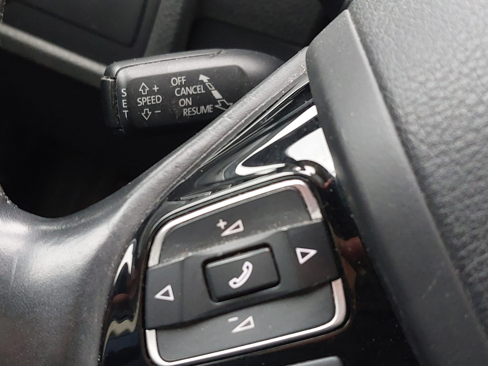 VW Touareg 3.0 TDI 262PS 4x4 mit AHKupplung 3,5to-image-16