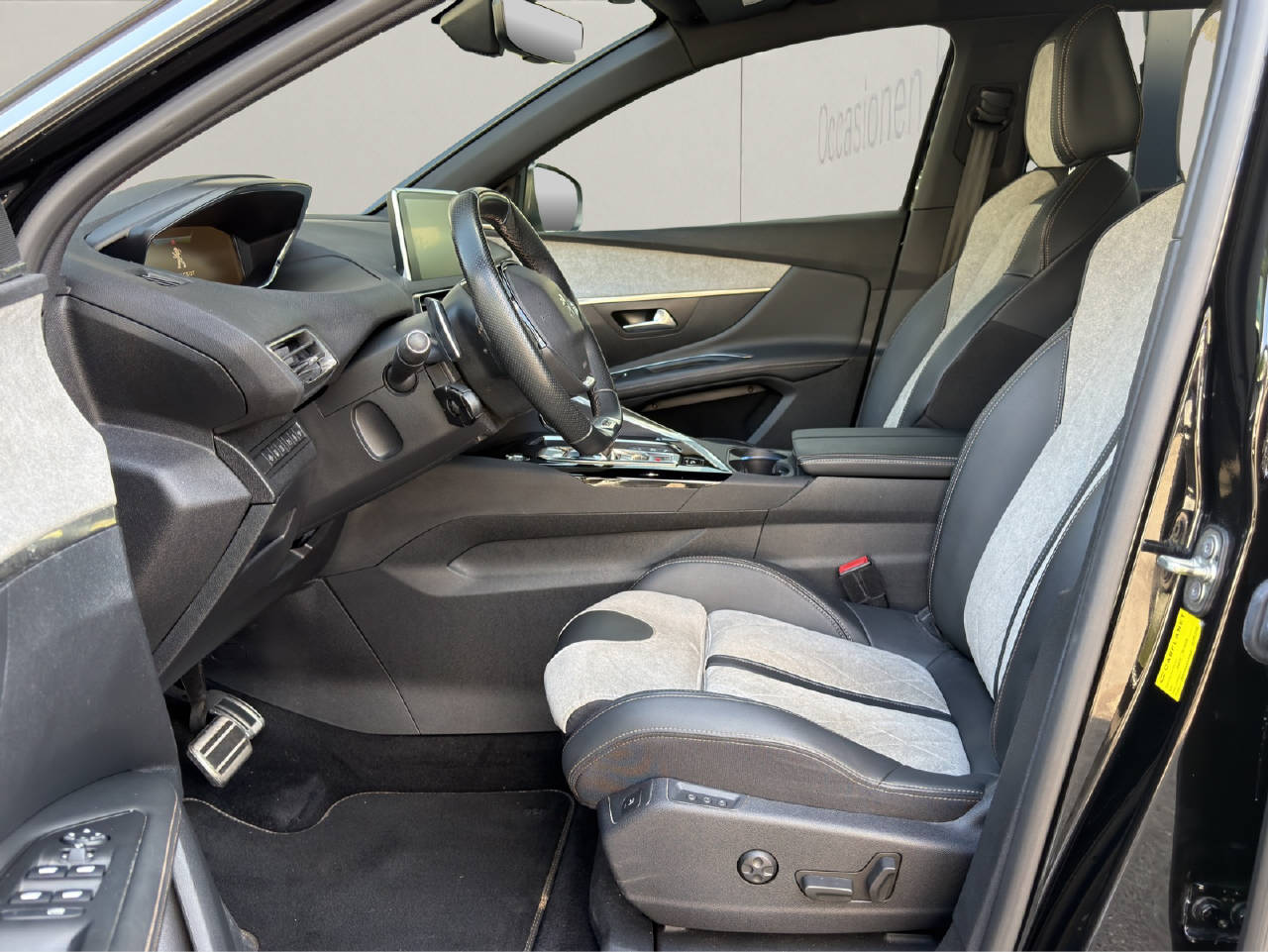 PEUGEOT 3008 1.6 Plug-in Hybrid4 GT Line-image-3