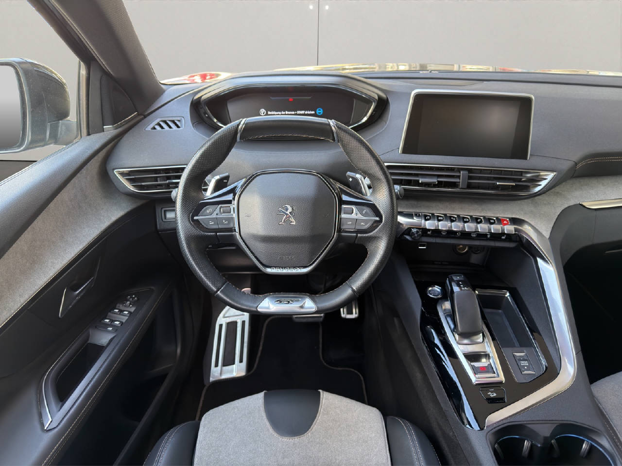 PEUGEOT 3008 1.6 Plug-in Hybrid4 GT Line-image-4